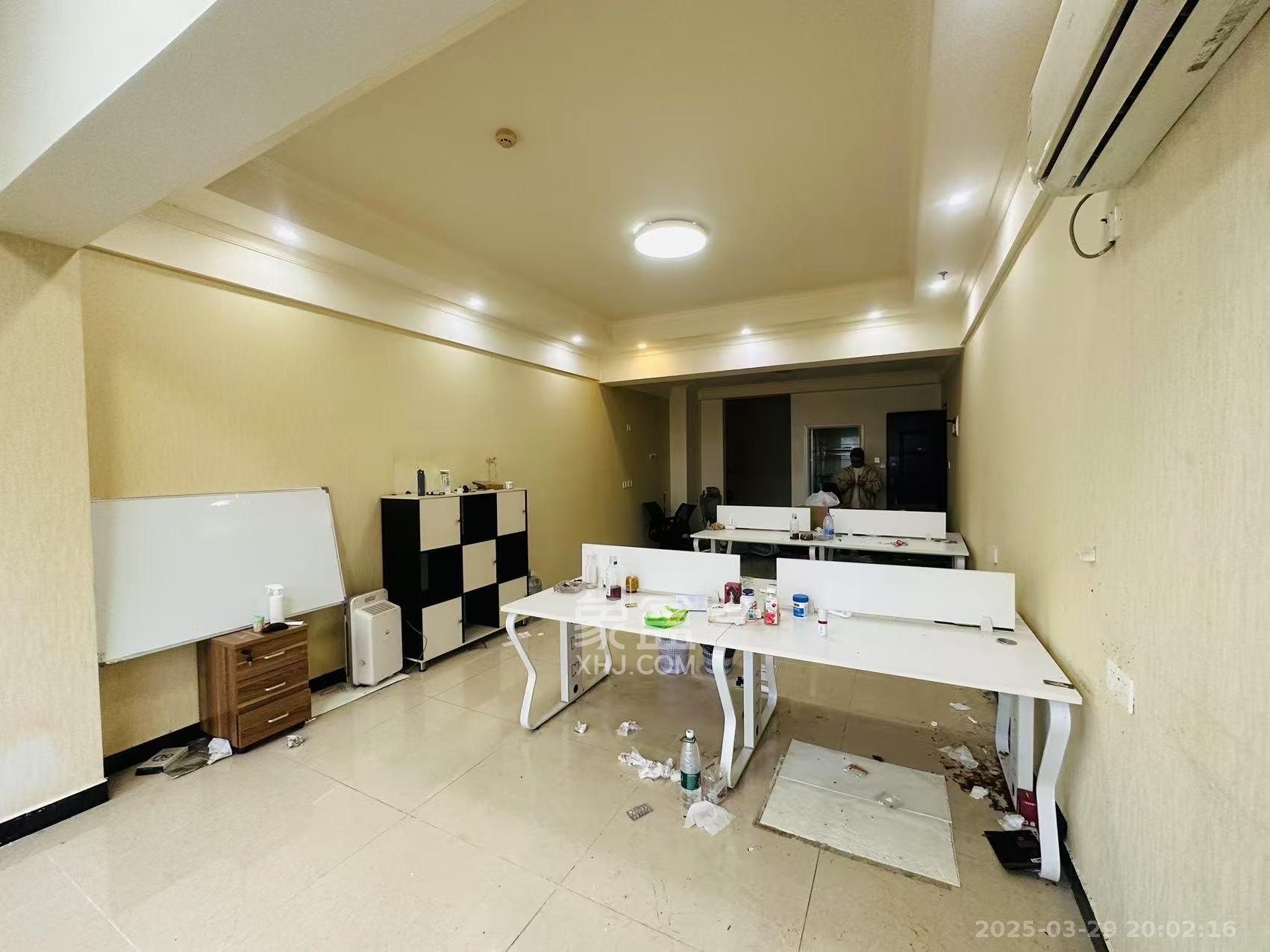 恒泰广场 1室1厅1卫 2200.0元/月 恒泰广场 1室1厅1卫 2200.0元/月室内图