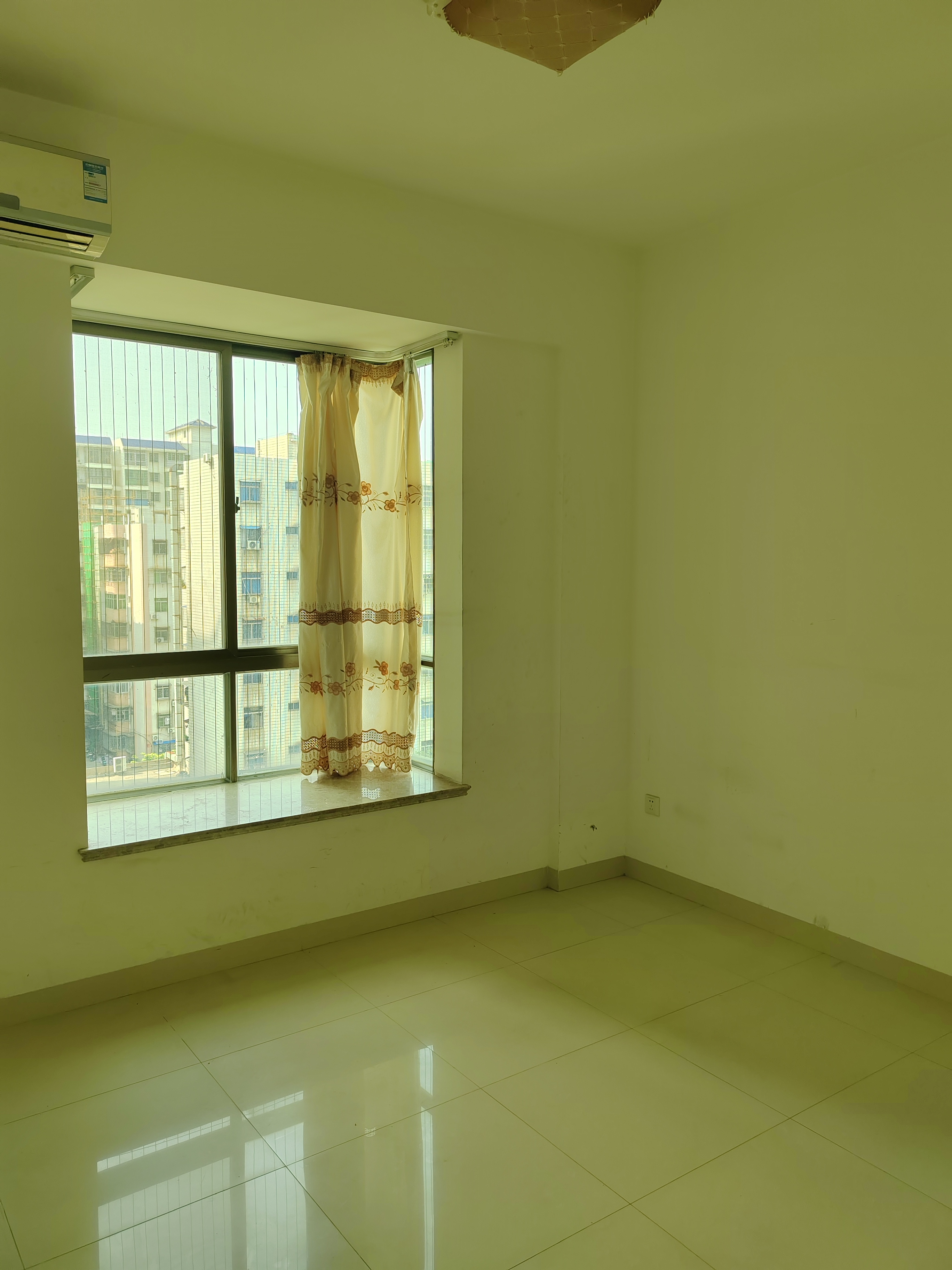 福隆广场 3室2厅2卫 3600.0元/月 福隆广场 3室2厅2卫 3600.0元/月室内图