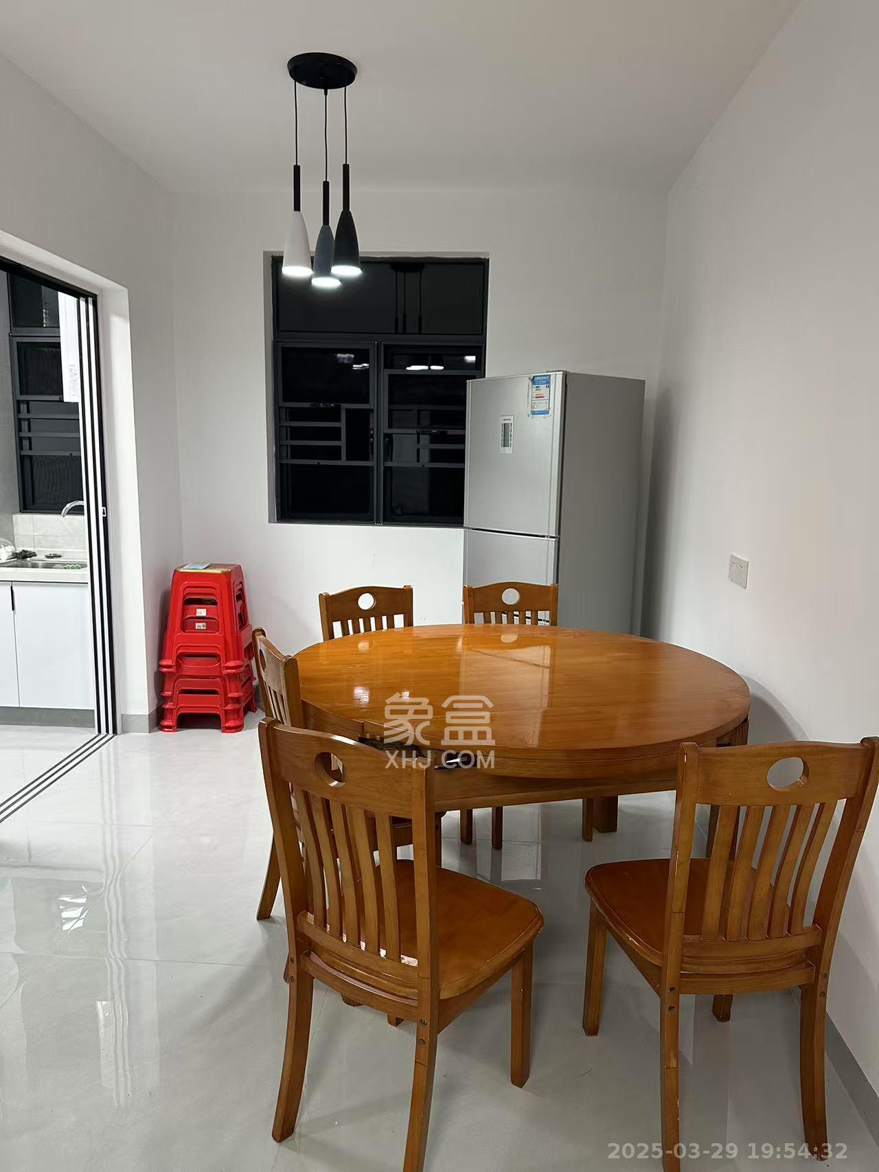 桃花嘉园 3室2厅2卫 2300.0元/月 桃花嘉园 3室2厅2卫 2300.0元/月室内图