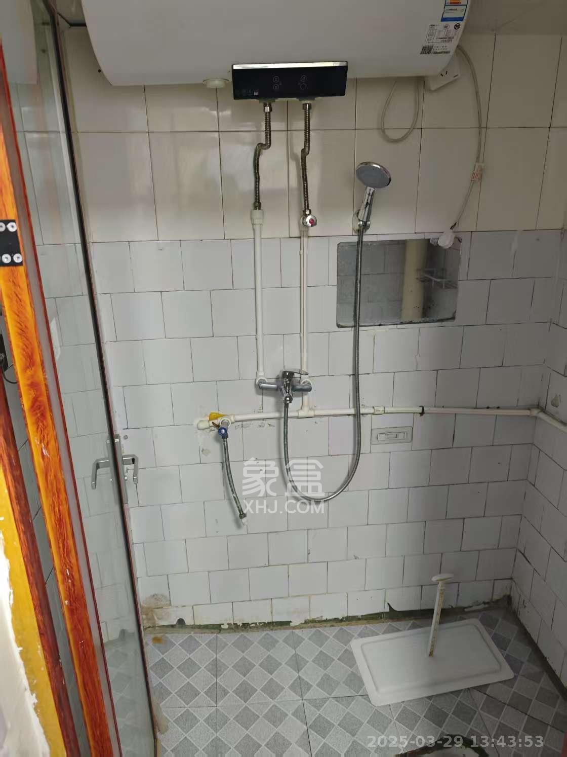 通泰街散盘  1室1厅1卫   1500.00元/月室内图