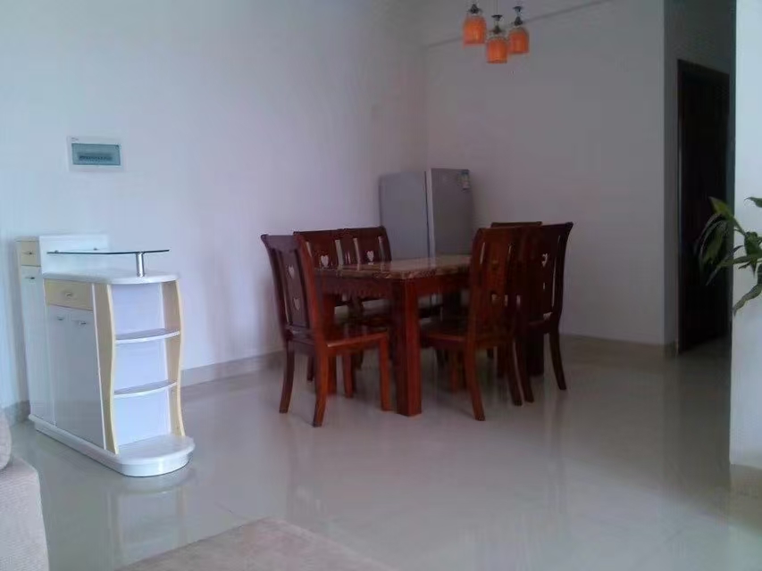 名仕华府 3室2厅2卫 2000.0元/月 名仕华府 3室2厅2卫 2000.0元/月室内图