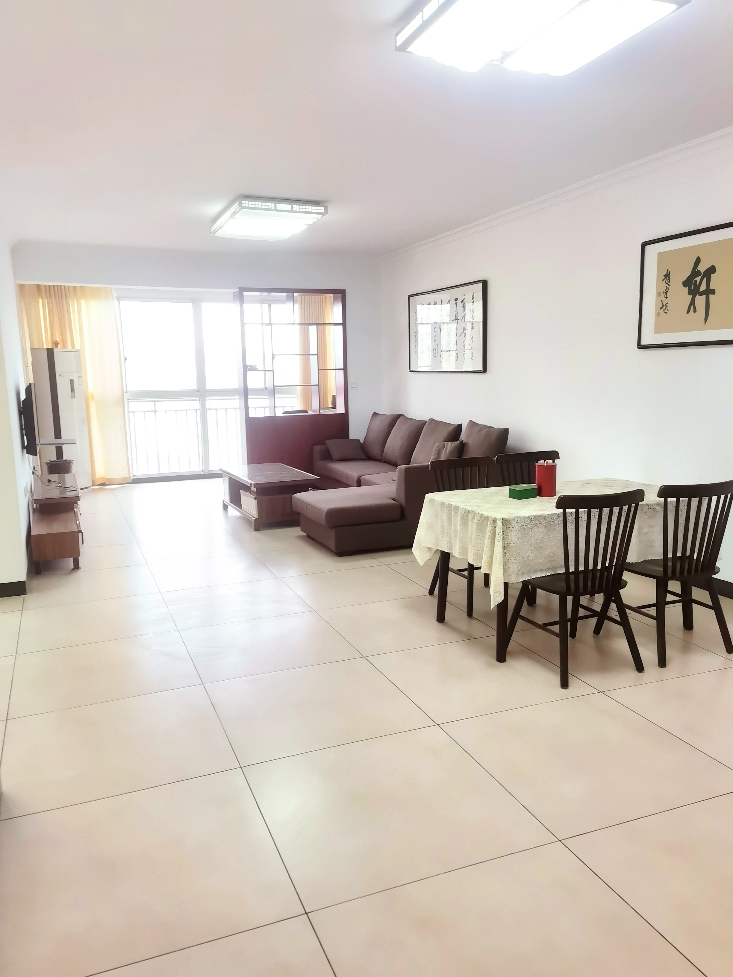 银色现代城 2室2厅1卫 1400.0元/月 银色现代城 2室2厅1卫 1400.0元/月室内图