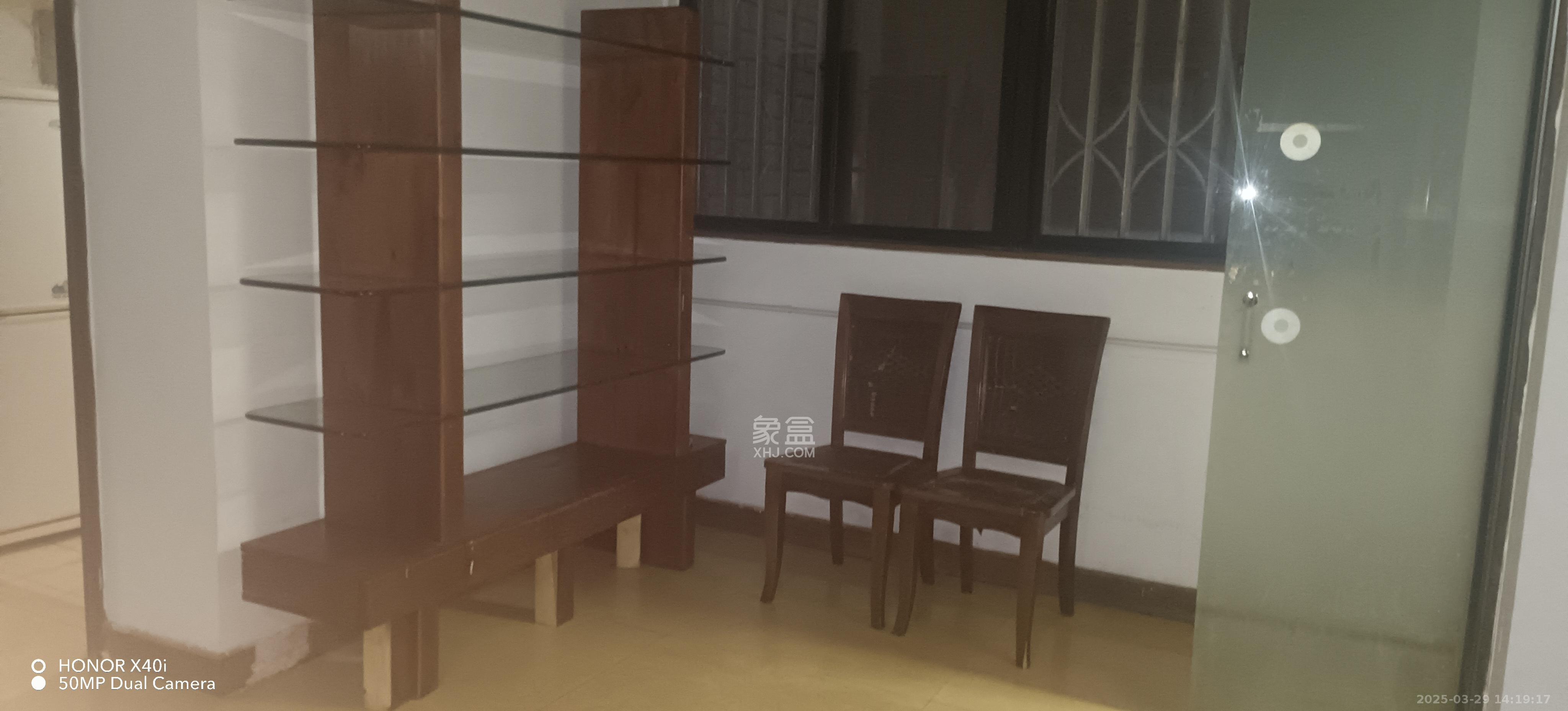 建行芙蓉支行宿舍  3室1厅2卫    3000.0元/月 建行芙蓉支行宿舍  3室1厅2卫    3000.0元/月室内图