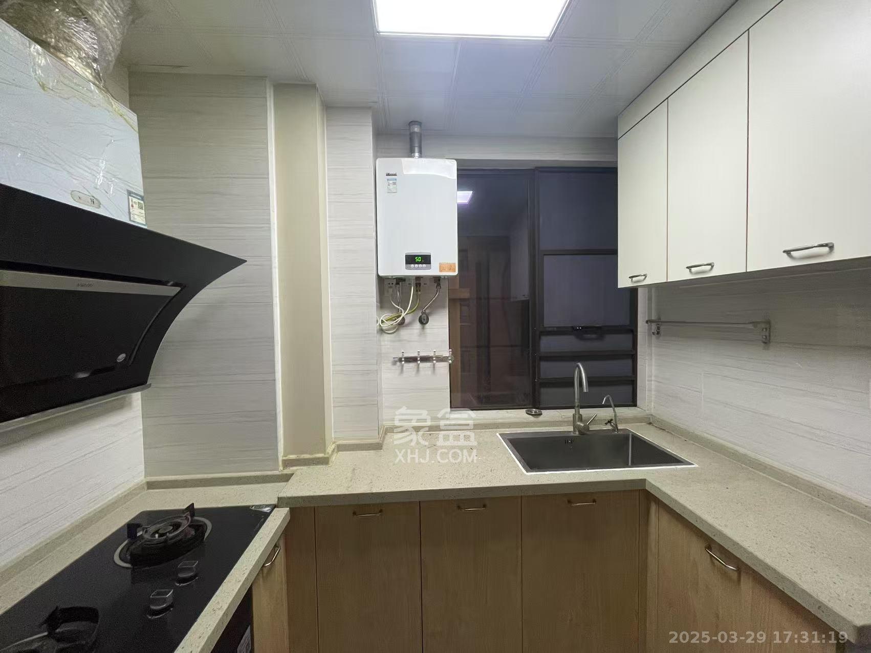 南城印象 3室2厅1卫 2100.0元/月 南城印象 3室2厅1卫 2100.0元/月室内图