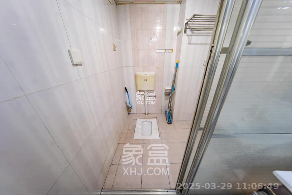 阳光100二期  3室2厅1卫   2350.00元/月室内图