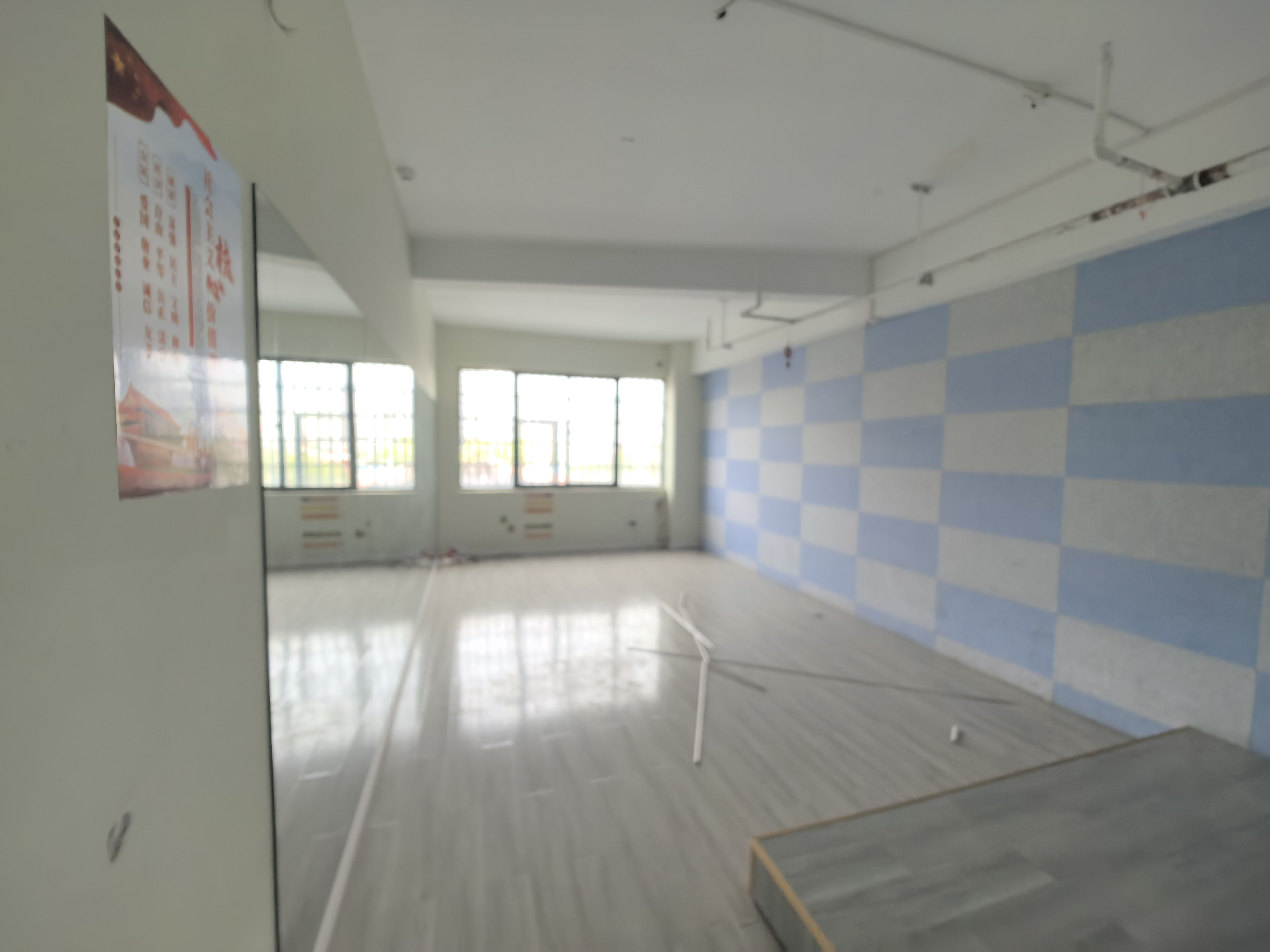 丽景天下一期 4室2厅2卫 5000.0元/月 丽景天下一期 4室2厅2卫 5000.0元/月室内图