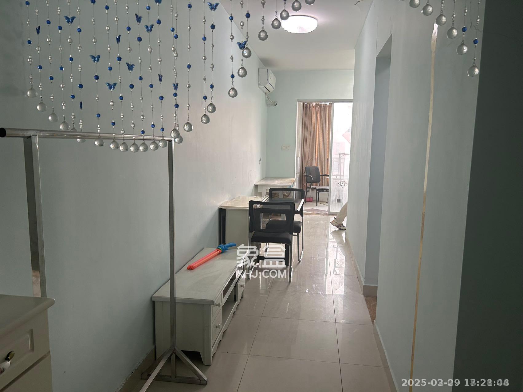 怡海星城  1室1厅1卫    1400.0元/月 怡海星城  1室1厅1卫    1400.0元/月