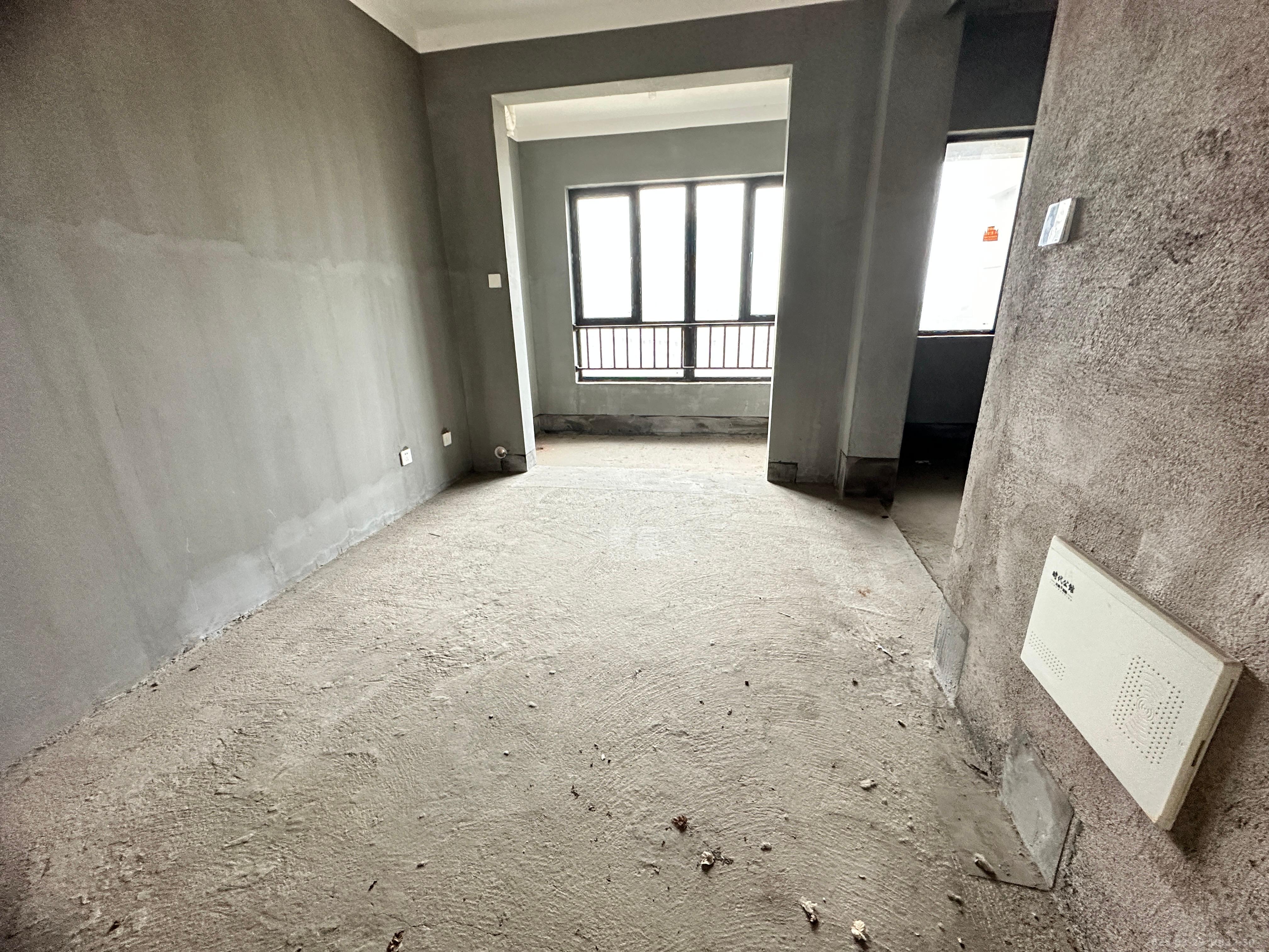 长房时代公馆 4室2厅2卫 107.00万 长房时代公馆 4室2厅2卫 107.00万客厅