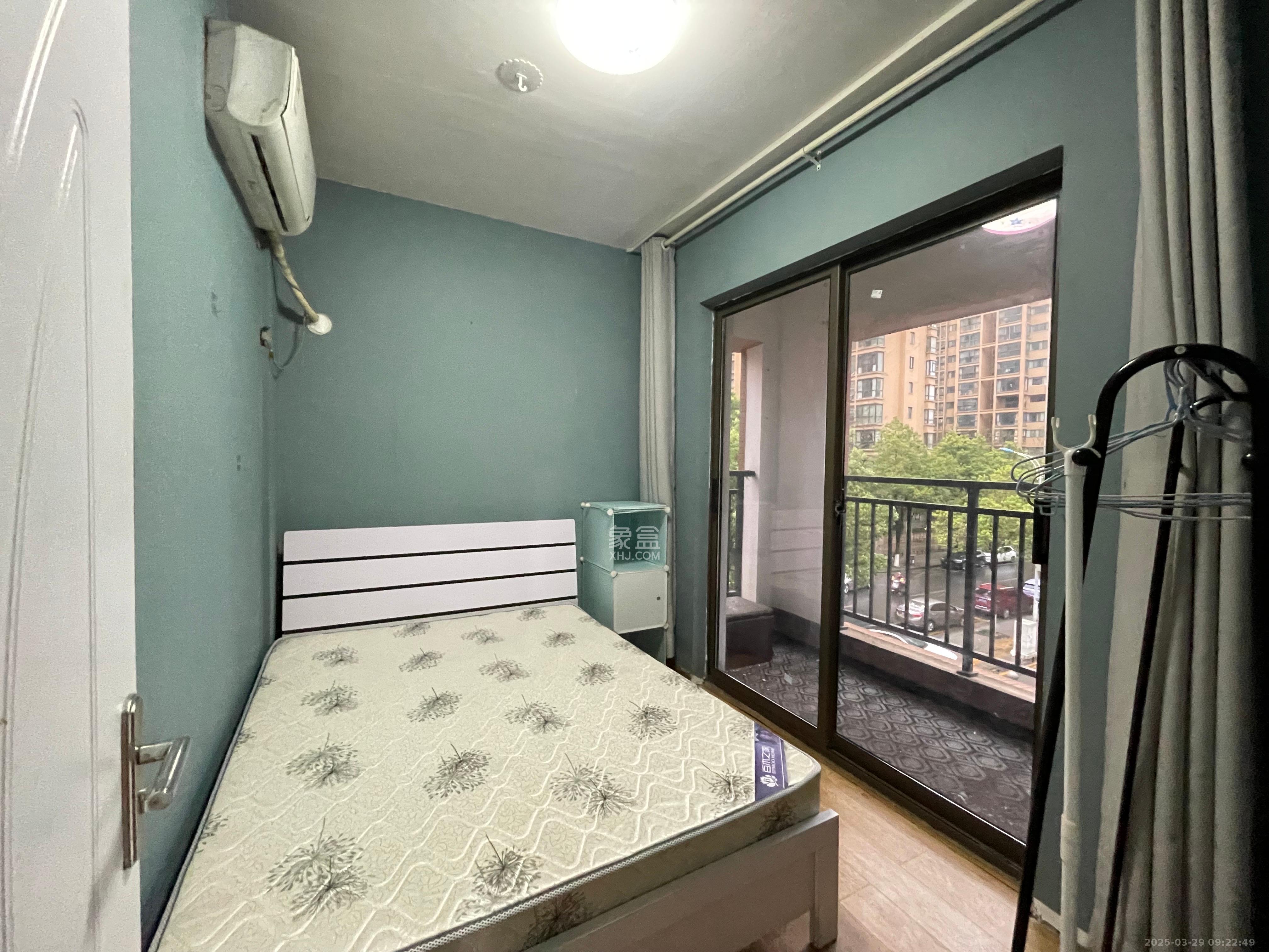 润屋美院  4室2厅2卫   2800.00元/月室内图
