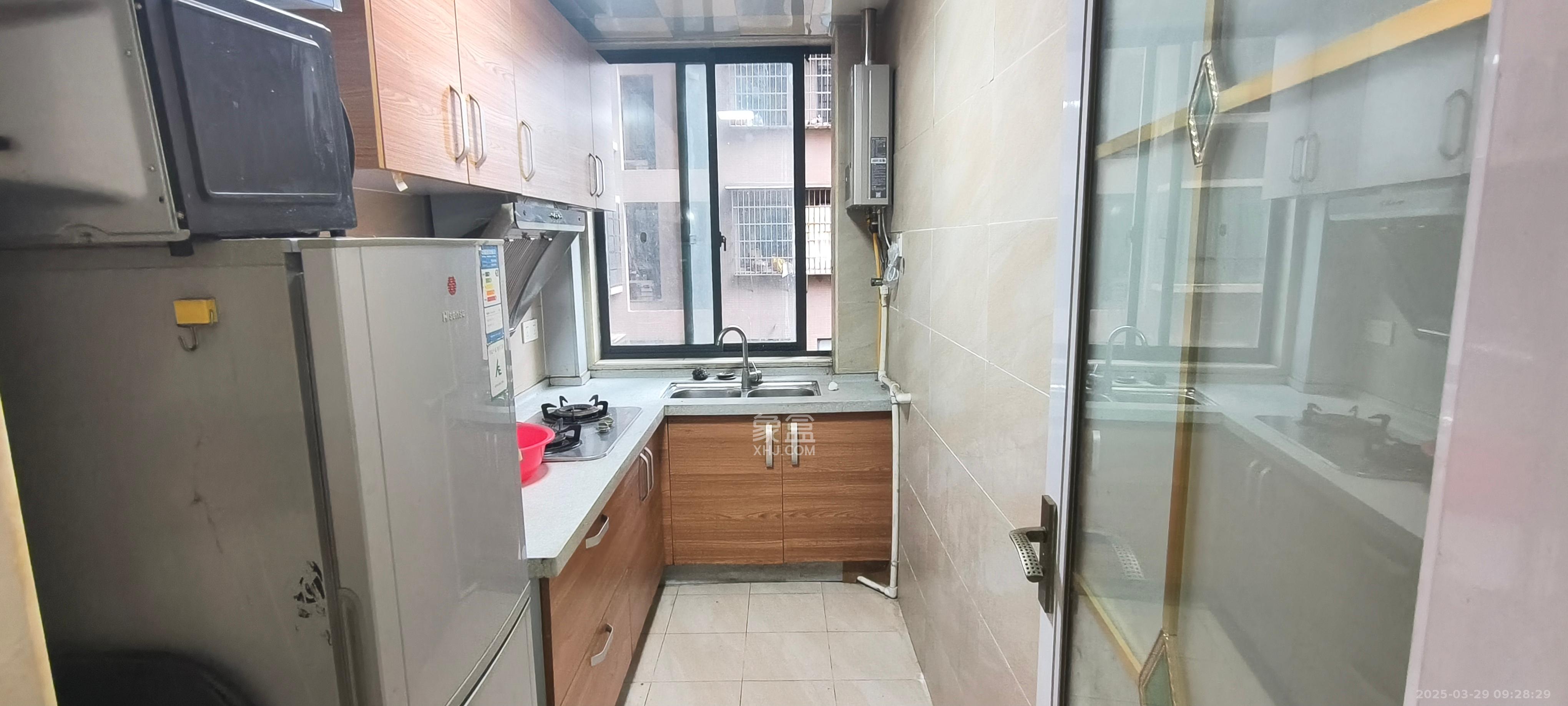 凯姆国际 2室2厅1卫 1800.0元/月 凯姆国际 2室2厅1卫 1800.0元/月室内图