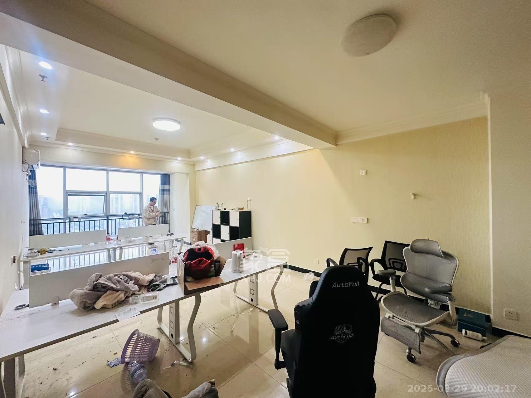 恒泰广场 1室1厅1卫 2200.0元/月 恒泰广场 1室1厅1卫 2200.0元/月室内图