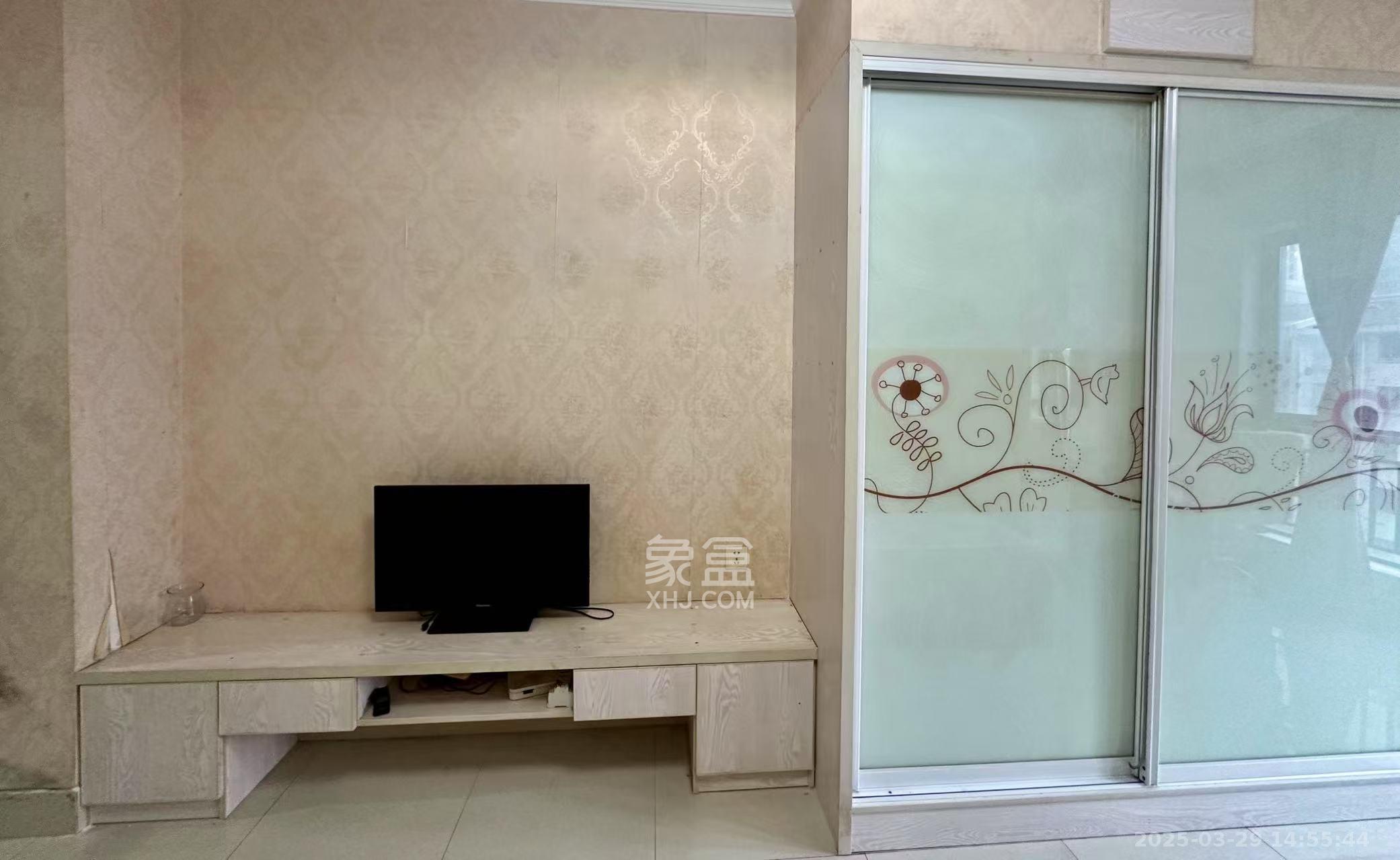 万象凯旋湾  1室1厅1卫   1200.00元/月室内图1