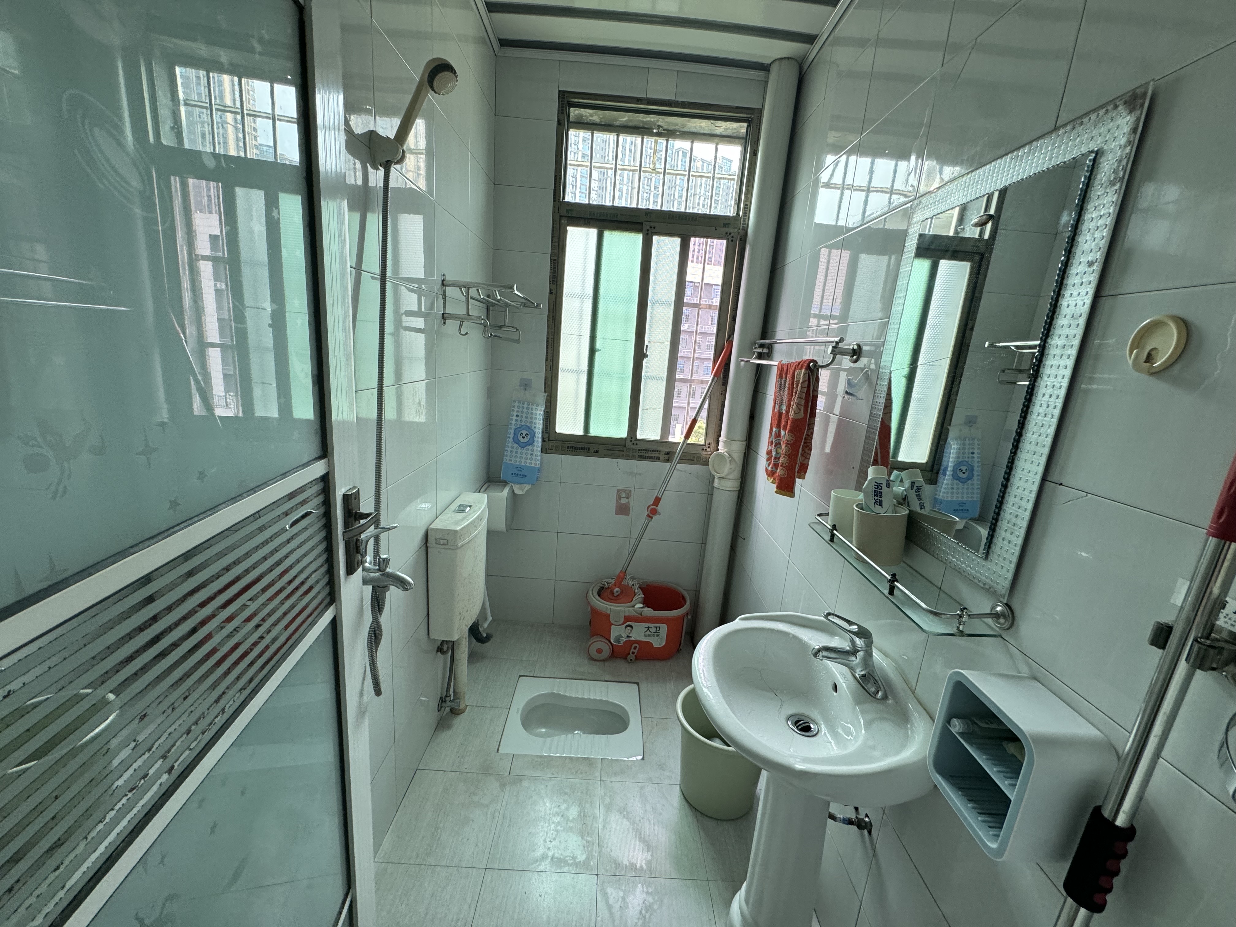 弘辰广电花园 3室2厅1卫 1000.0元/月 弘辰广电花园 3室2厅1卫 1000.0元/月室内图