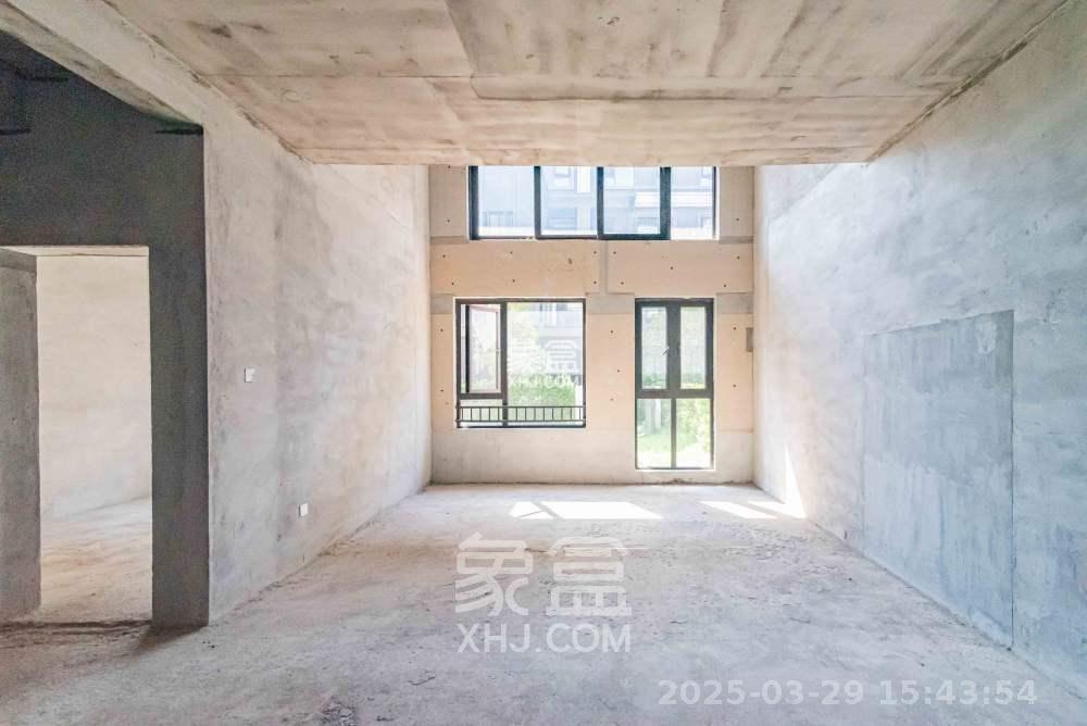 东原麓印长江C区  5室2厅2卫   6000.00元/月室内图
