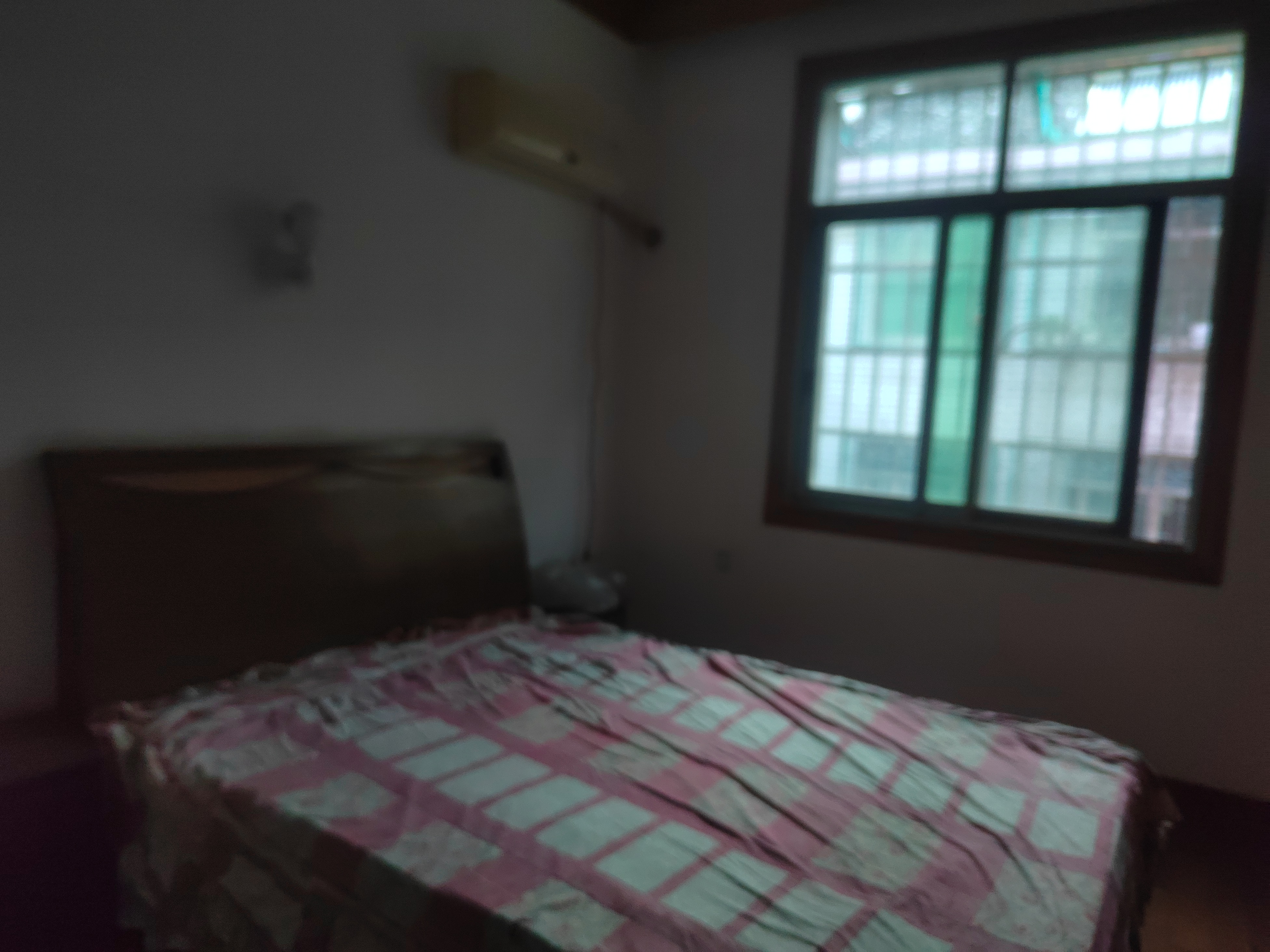 桂花园小区  4室2厅1卫    800.0元/月 桂花园小区  4室2厅1卫    800.0元/月室内图1