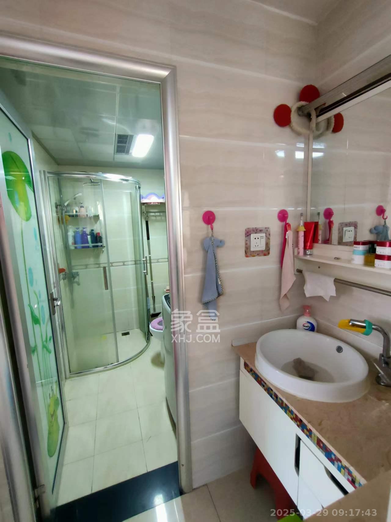 怡海星城 2室2厅1卫 1600.0元/月 怡海星城 2室2厅1卫 1600.0元/月室内图