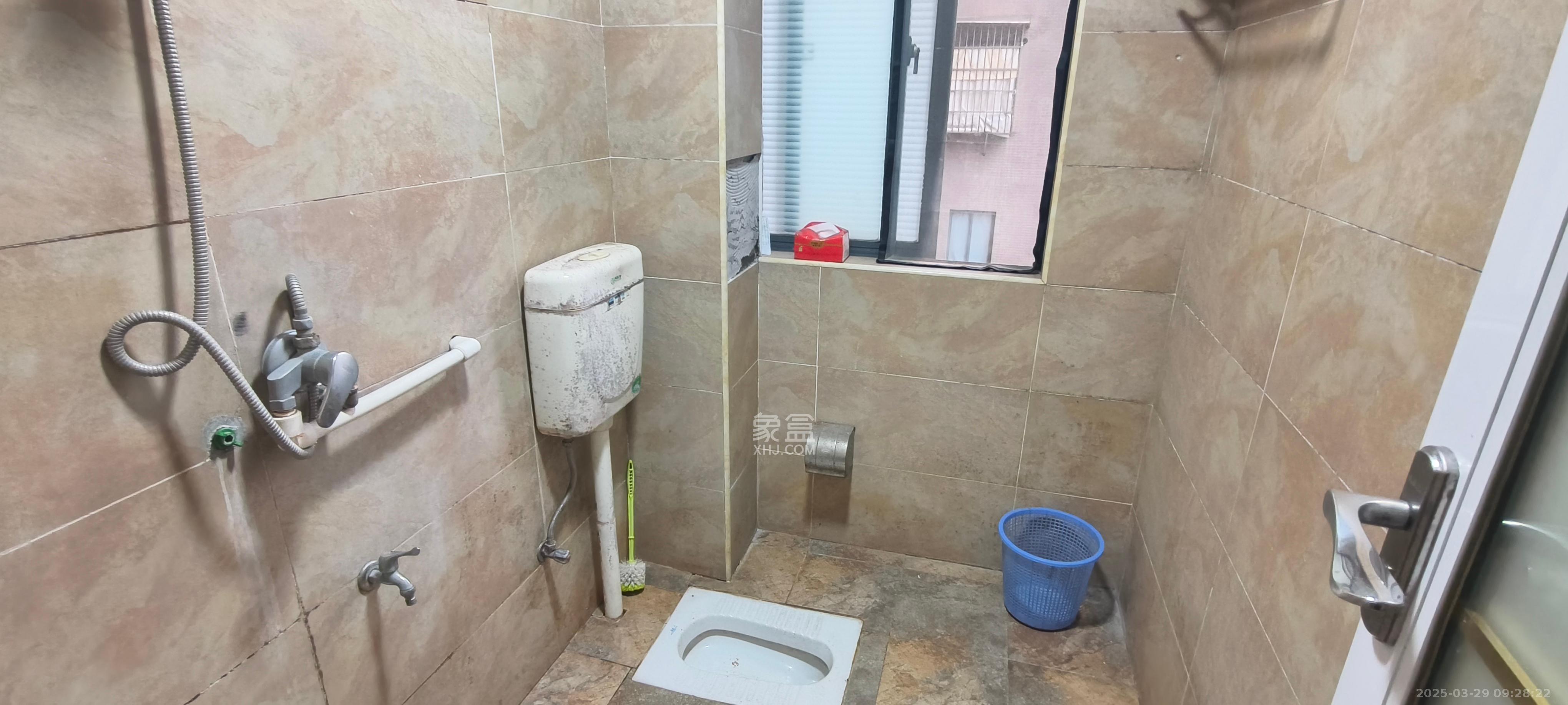 凯姆国际 2室2厅1卫 1800.0元/月 凯姆国际 2室2厅1卫 1800.0元/月室内图