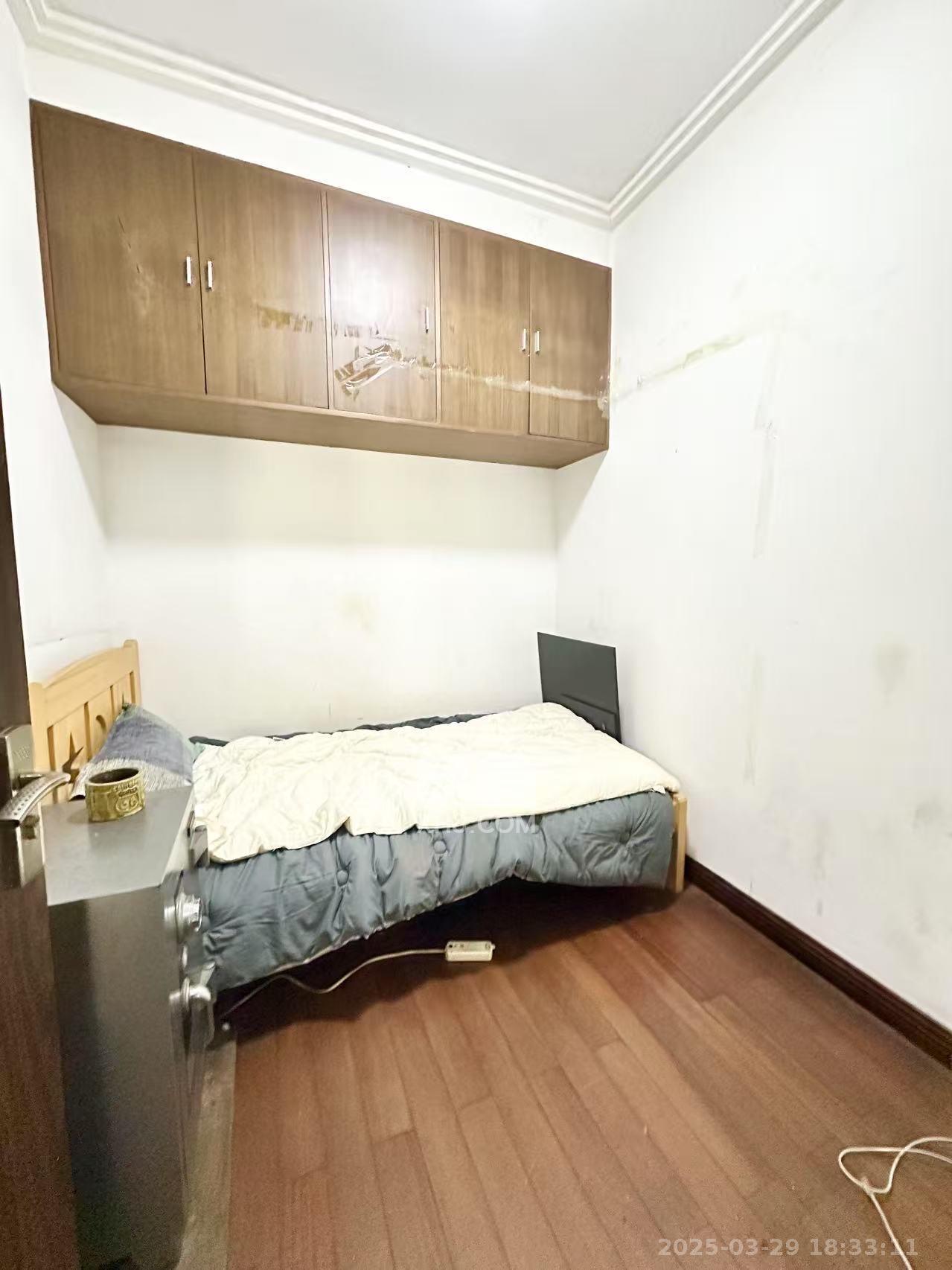 金帆小区  4室2厅3卫   2000.00元/月室内图