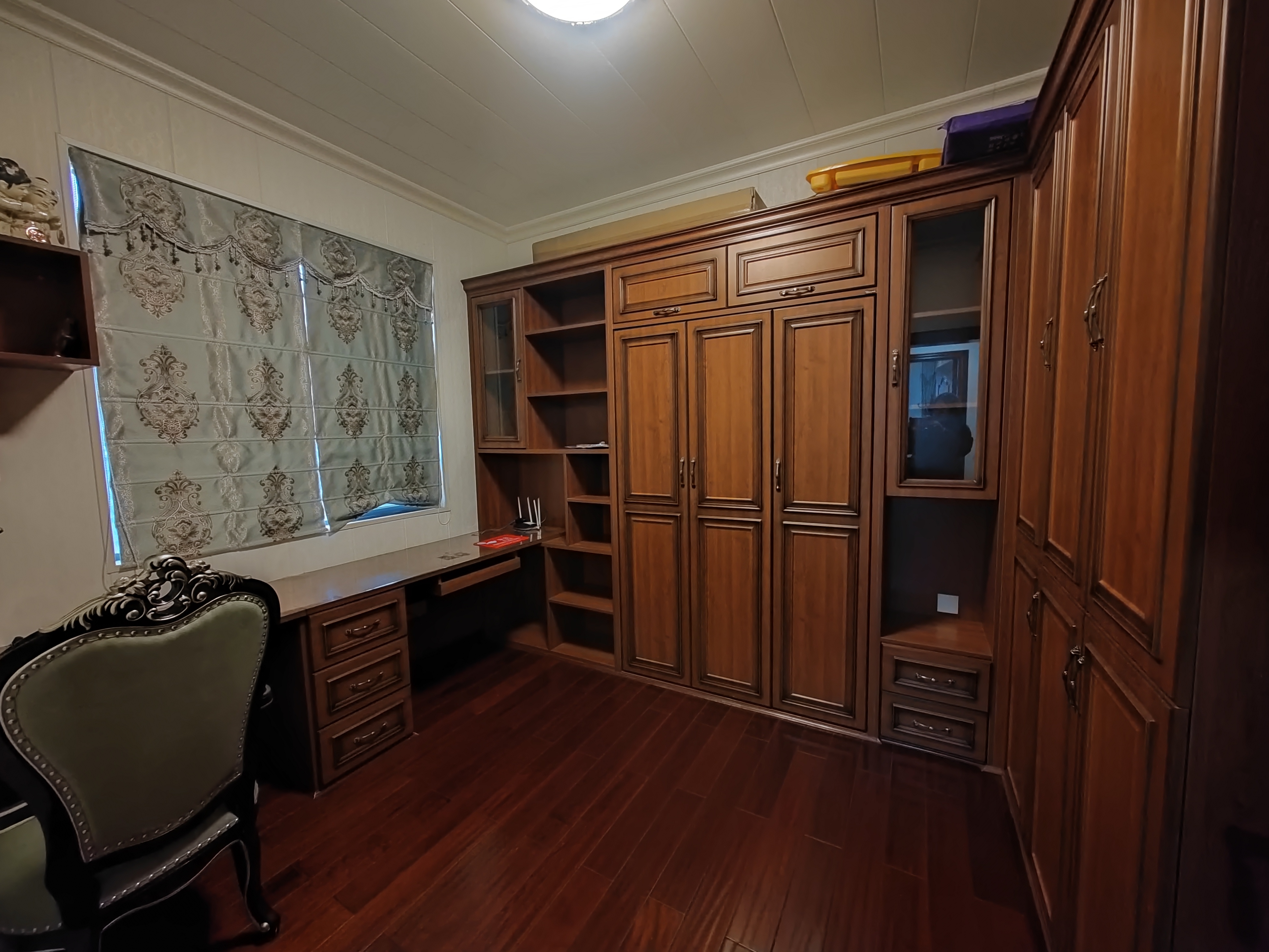 水域中央  3室2厅2卫    2800.0元/月 水域中央  3室2厅2卫    2800.0元/月室内图