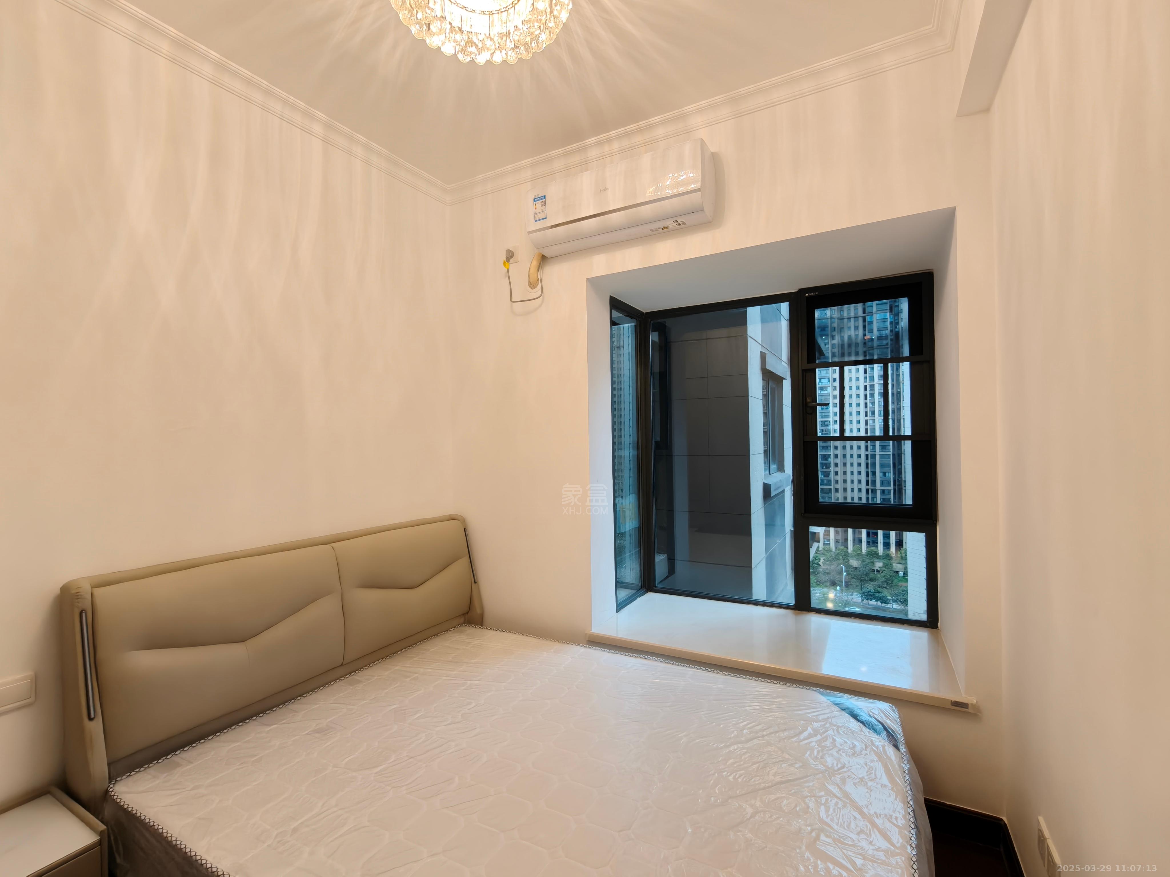 恒大华府 3室2厅2卫 2500.0元/月 恒大华府 3室2厅2卫 2500.0元/月室内图