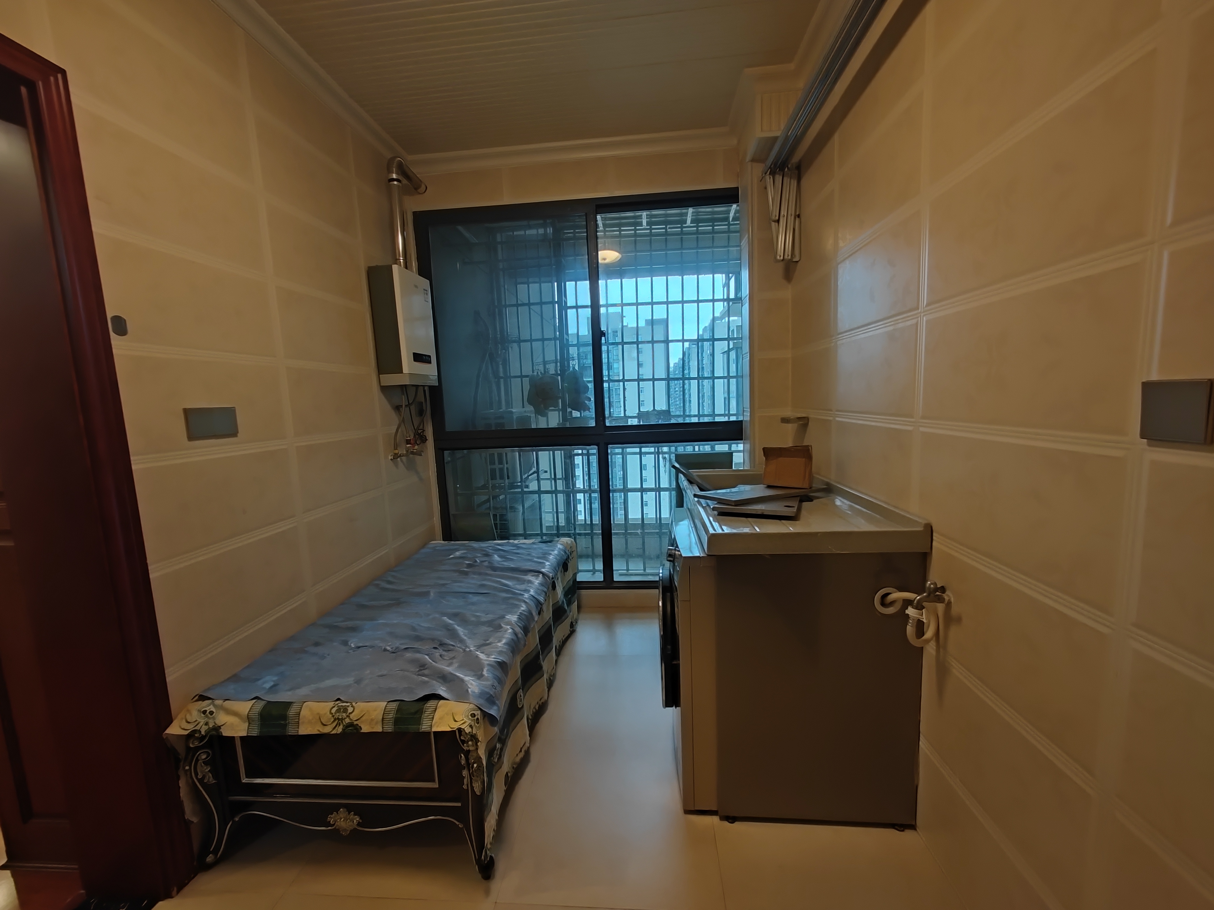 水域中央  3室2厅2卫    2800.0元/月 水域中央  3室2厅2卫    2800.0元/月室内图