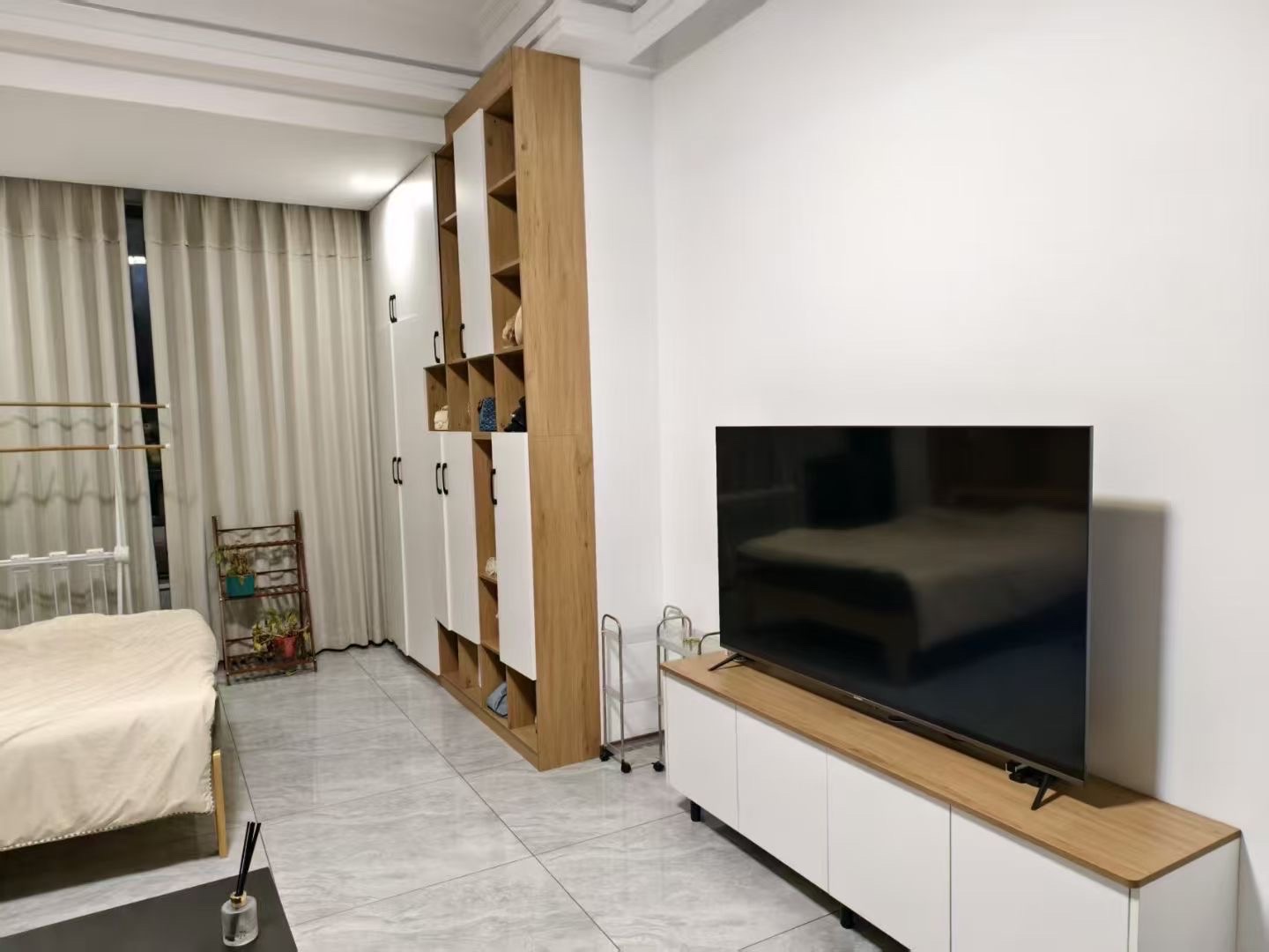 华南城市广场  1室0厅0卫   1900.00元/月室内图