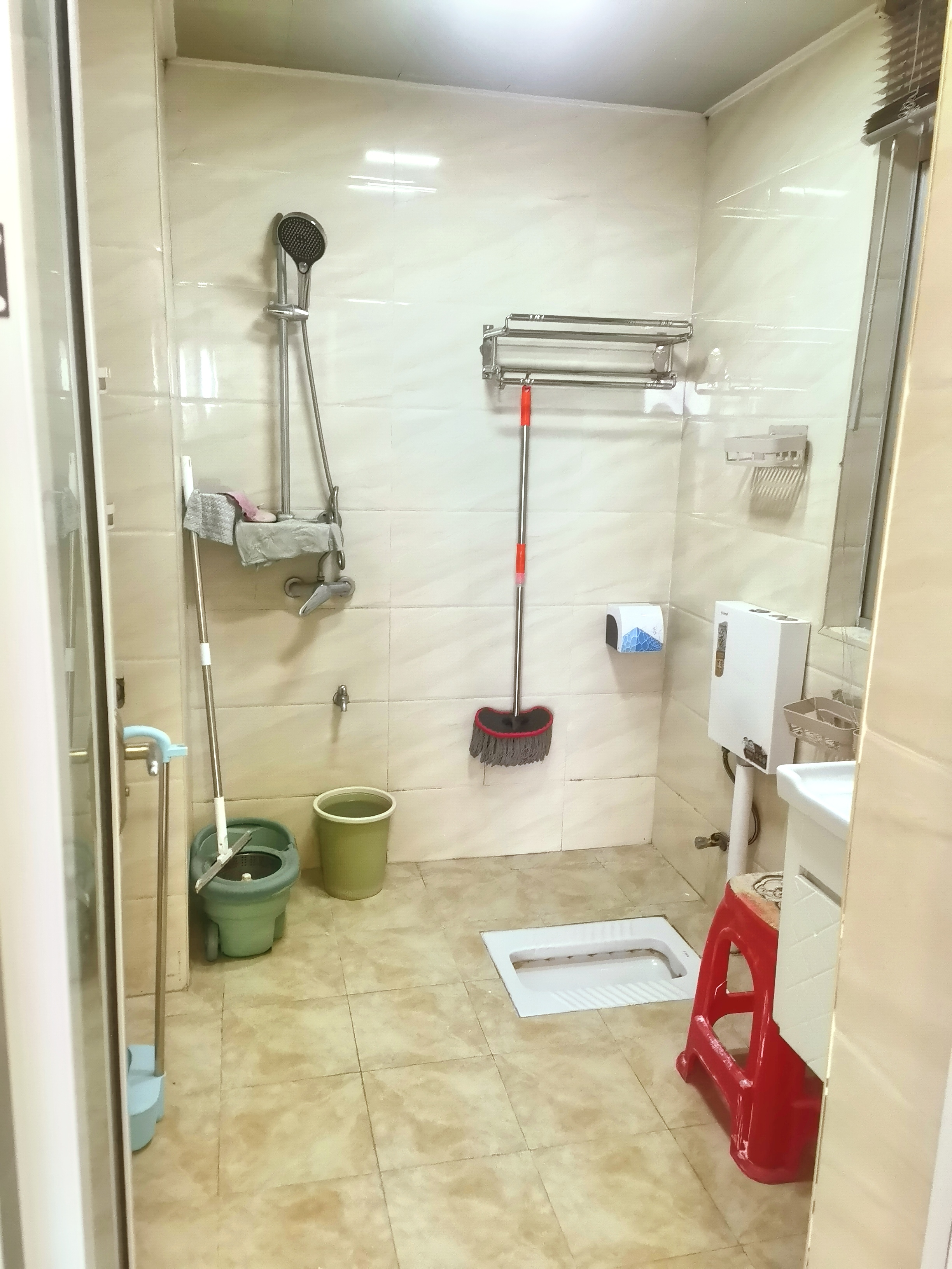 银色现代城 2室2厅1卫 1400.0元/月 银色现代城 2室2厅1卫 1400.0元/月室内图