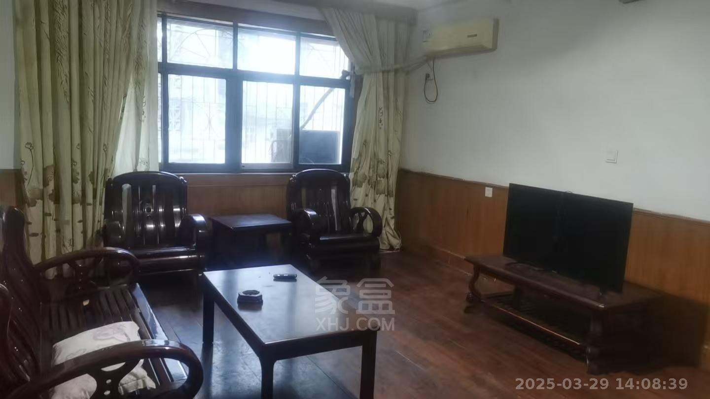 农林大院红旗中路9号 3室1厅0卫 800.0元/月 农林大院红旗中路9号 3室1厅0卫 800.0元/月室内图