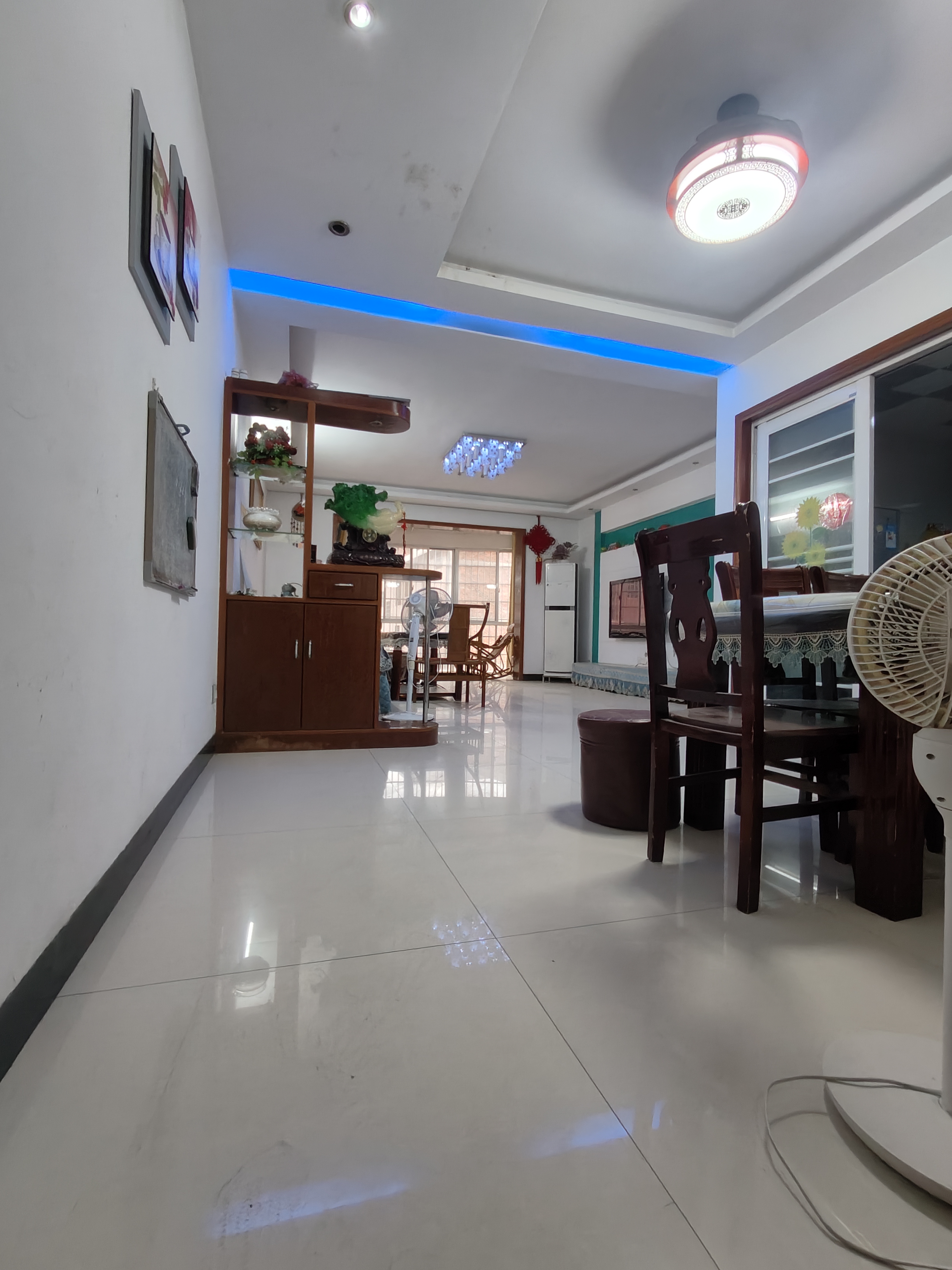 龙庭贵筑  3室2厅1卫    1600.0元/月 龙庭贵筑  3室2厅1卫    1600.0元/月室内图