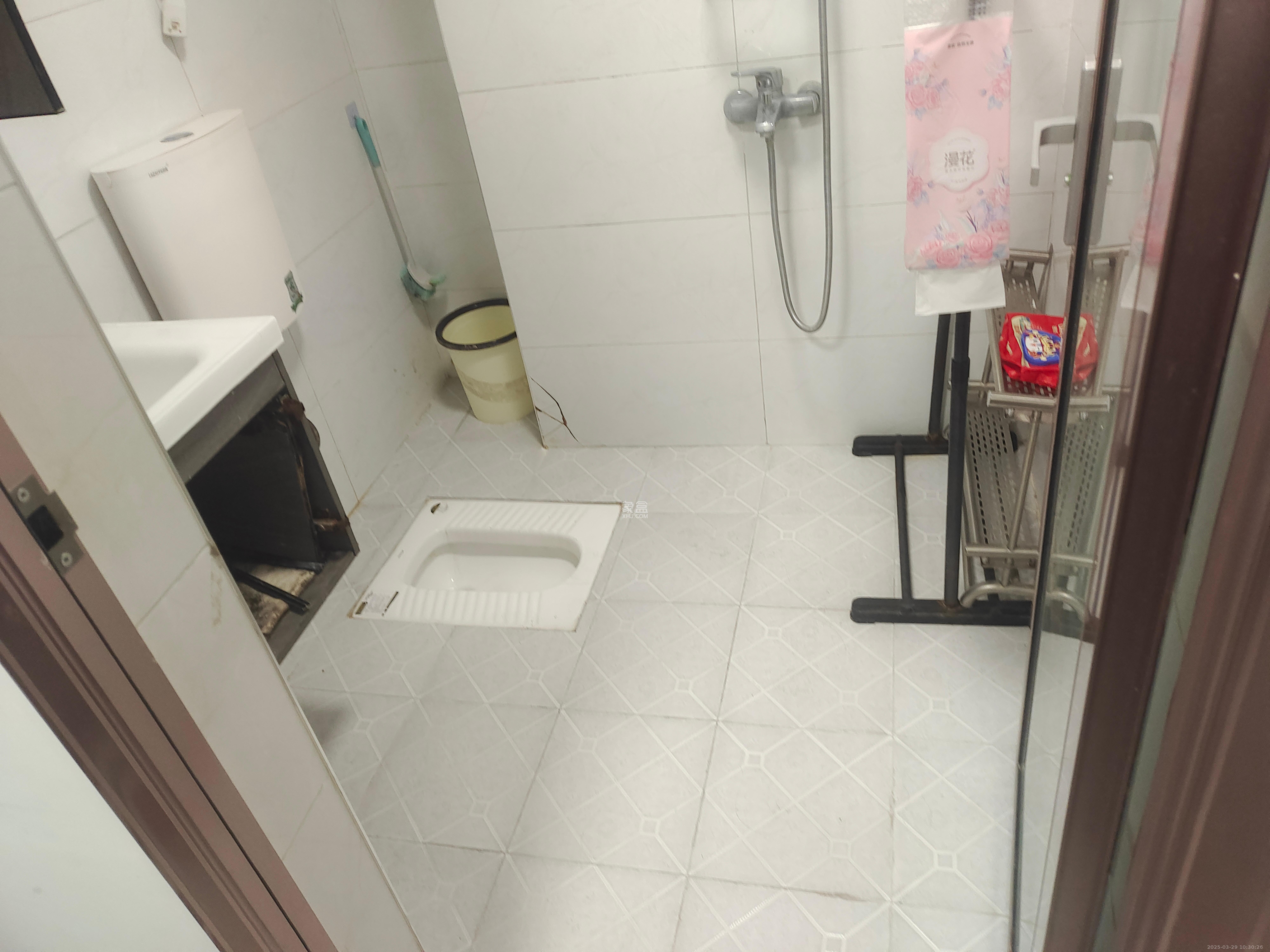 鑫远湘府逸园 1室1厅1卫 1500.0元/月 鑫远湘府逸园 1室1厅1卫 1500.0元/月室内图