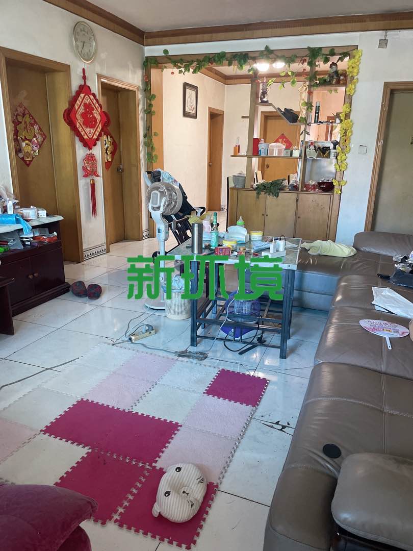 市林业局宿舍  3室2厅2卫   33.80万客厅