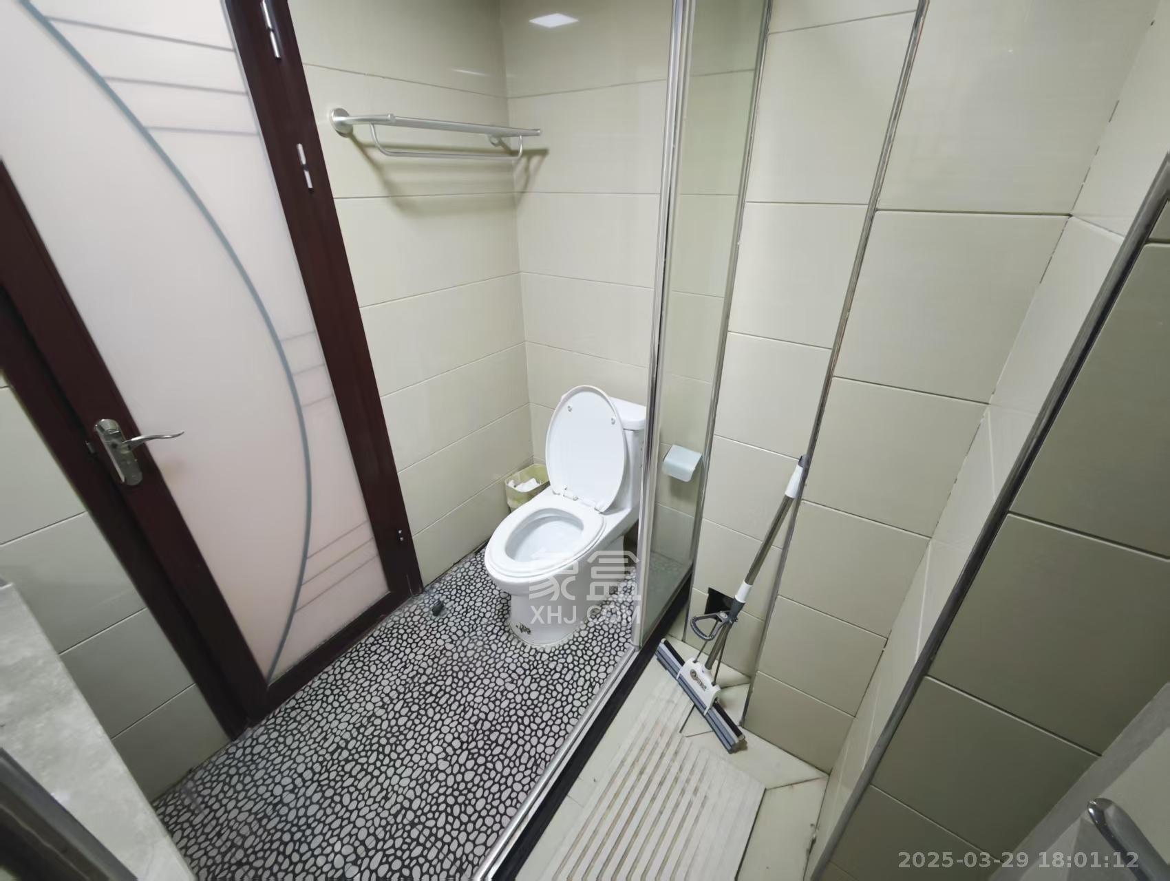 观湖公寓  1室1厅1卫   1800.00元/月室内图