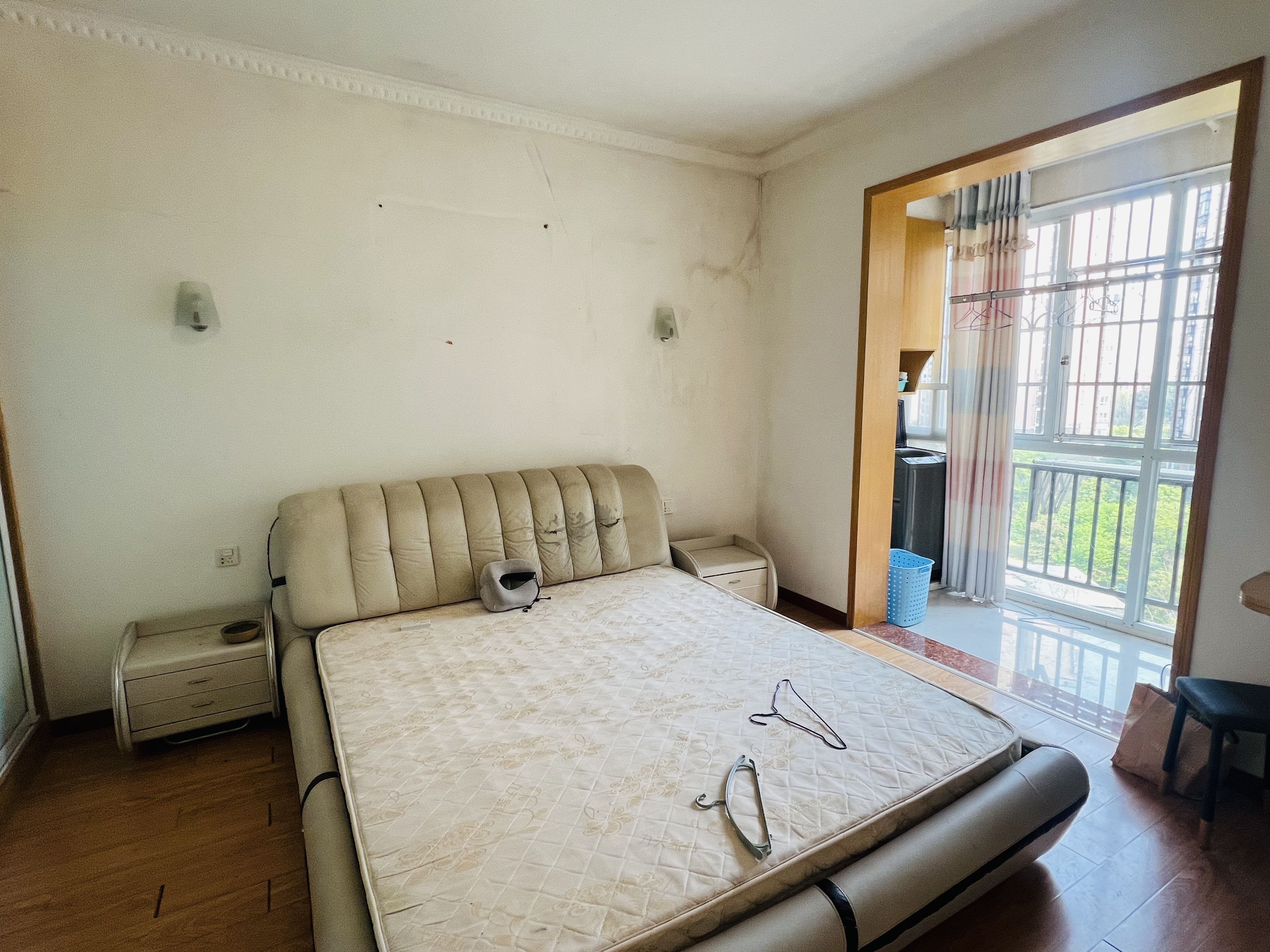 学府花园(文苑瑞景) 3室2厅2卫 1500.0元/月 学府花园(文苑瑞景) 3室2厅2卫 1500.0元/月室内图