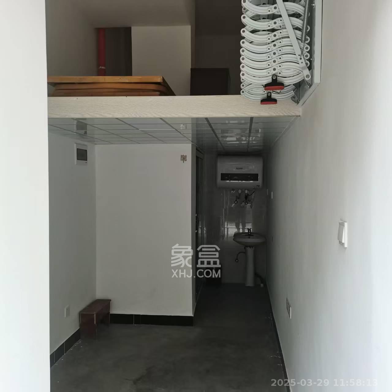 荷叶小区  1室1厅1卫   650.00元/月室内图