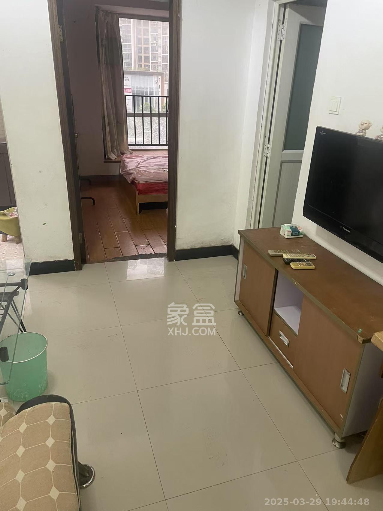 大塘小区  1室1厅1卫   800.00元/月室内图