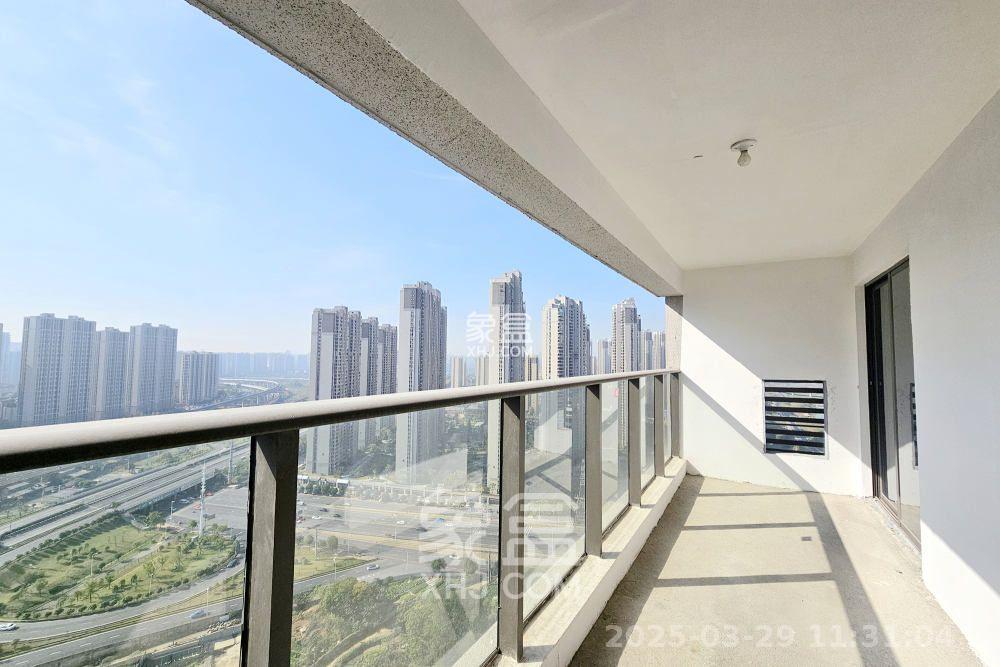 阳光城尚东湾悦江府  3室2厅1卫    1200.0元/月 阳光城尚东湾悦江府  3室2厅1卫    1200.0元/月