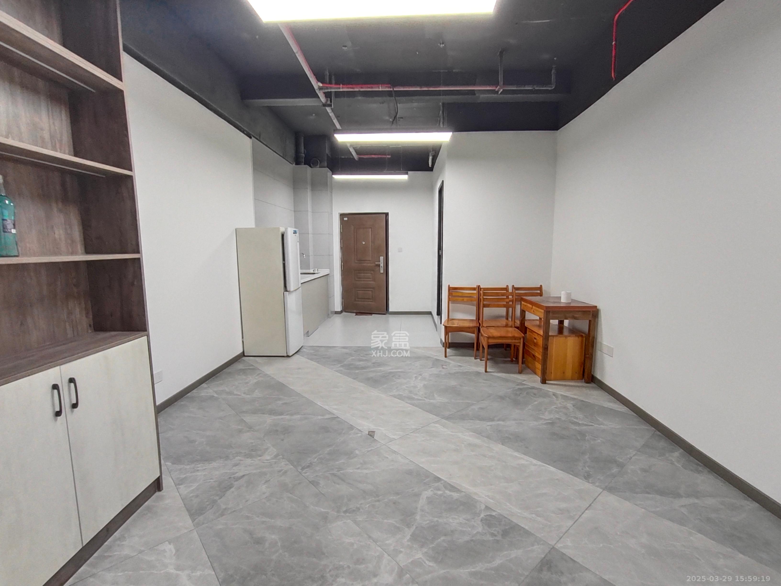 奥克斯滨仕花园(奥克斯洋湖广场/奥克斯中心)  1室0厅0卫    2500.0元/月 奥克斯滨仕花园(奥克斯洋湖广场/奥克斯中心)  1室0厅0卫    2500.0元/月室内图