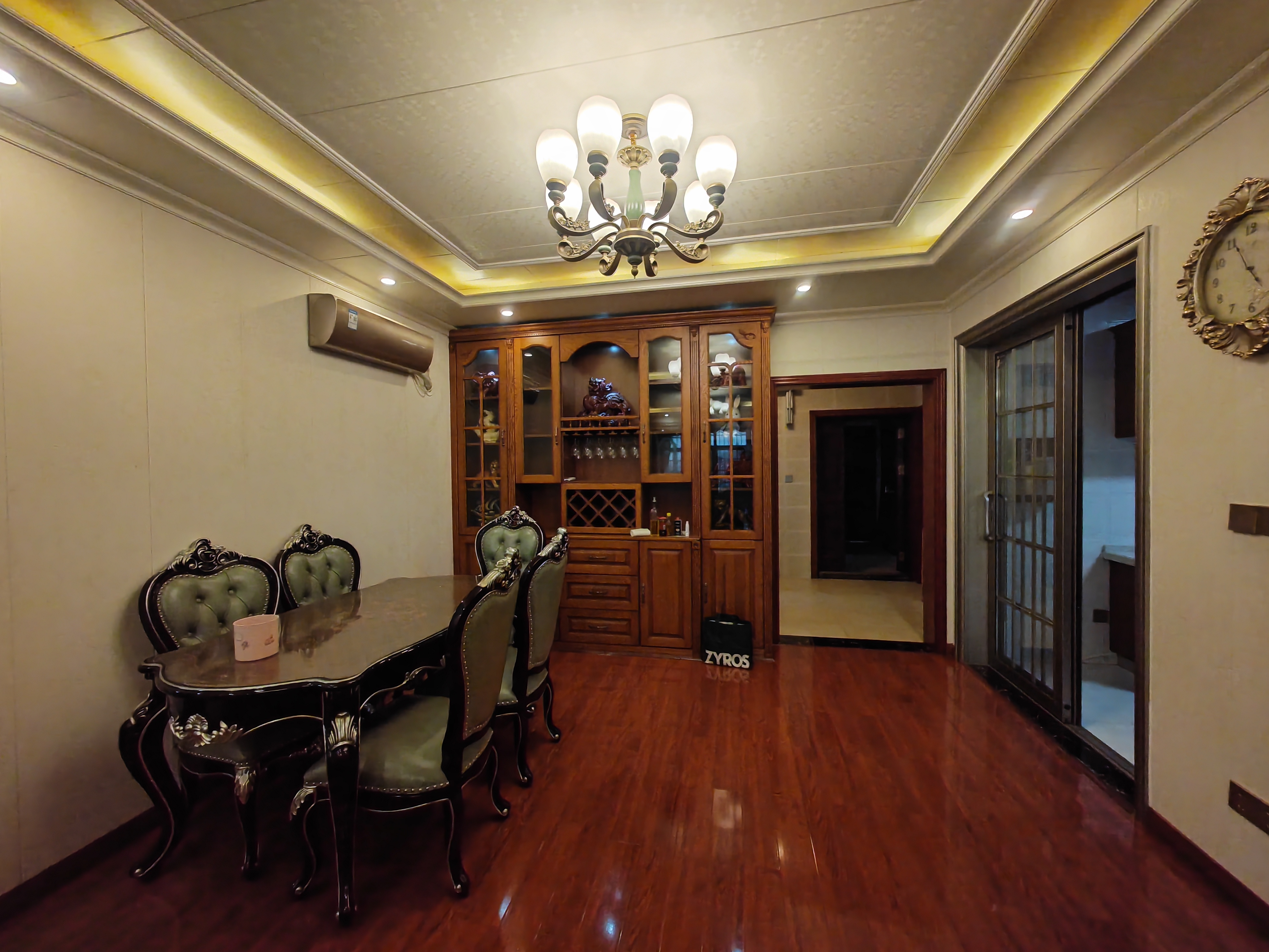 水域中央  3室2厅2卫    2800.0元/月 水域中央  3室2厅2卫    2800.0元/月室内图