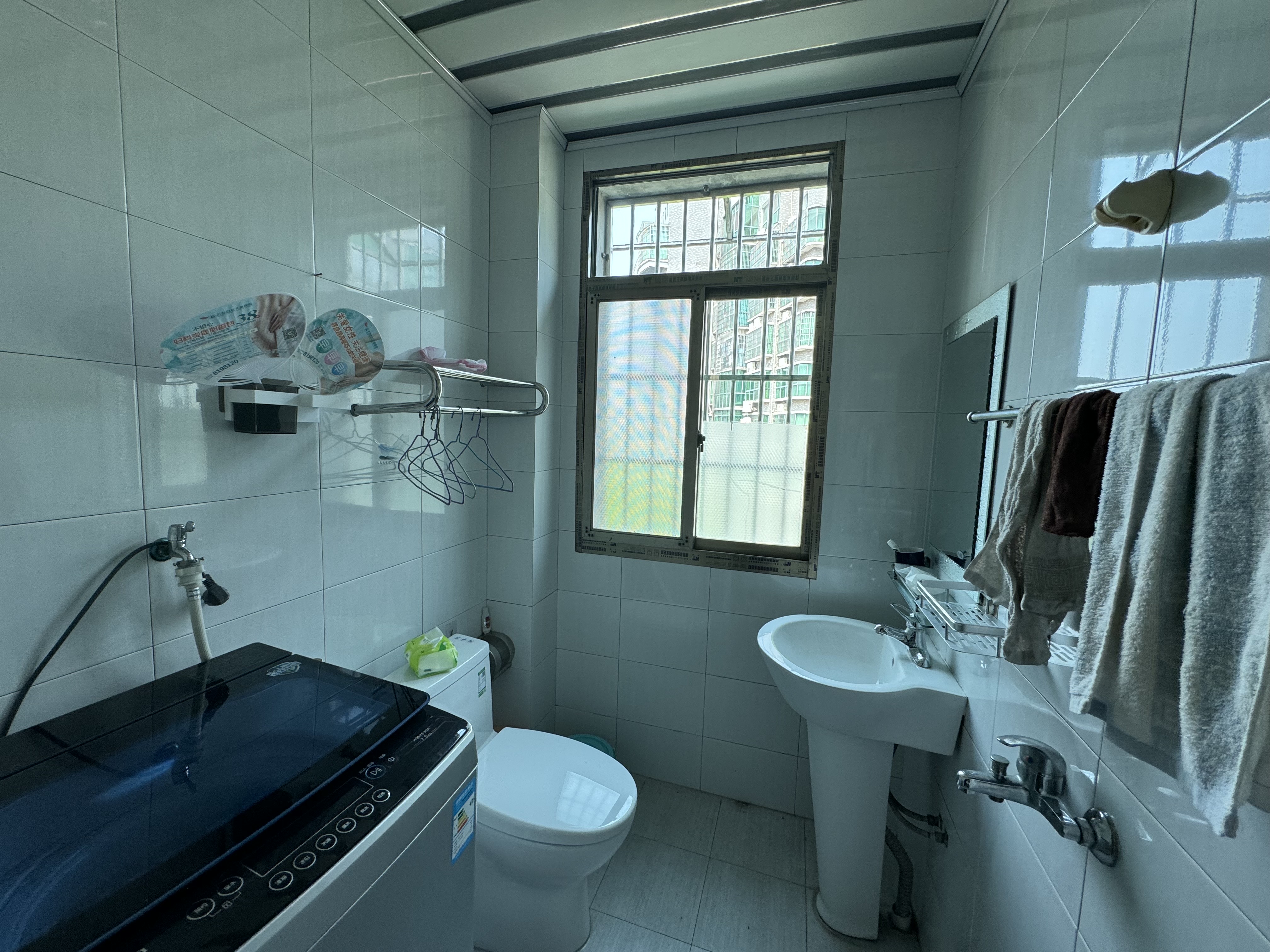 弘辰广电花园 3室2厅1卫 1000.0元/月 弘辰广电花园 3室2厅1卫 1000.0元/月室内图