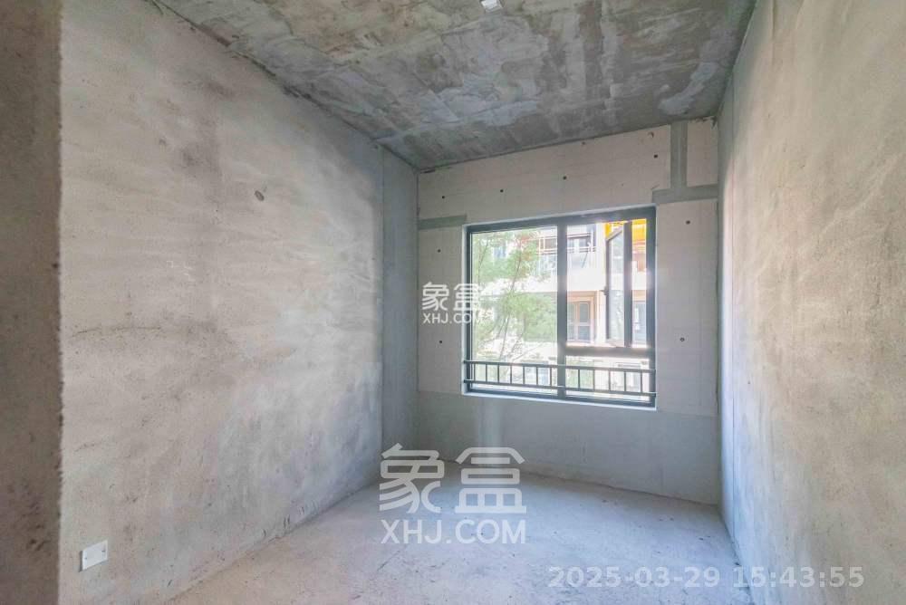 东原麓印长江C区  5室2厅2卫   6000.00元/月室内图