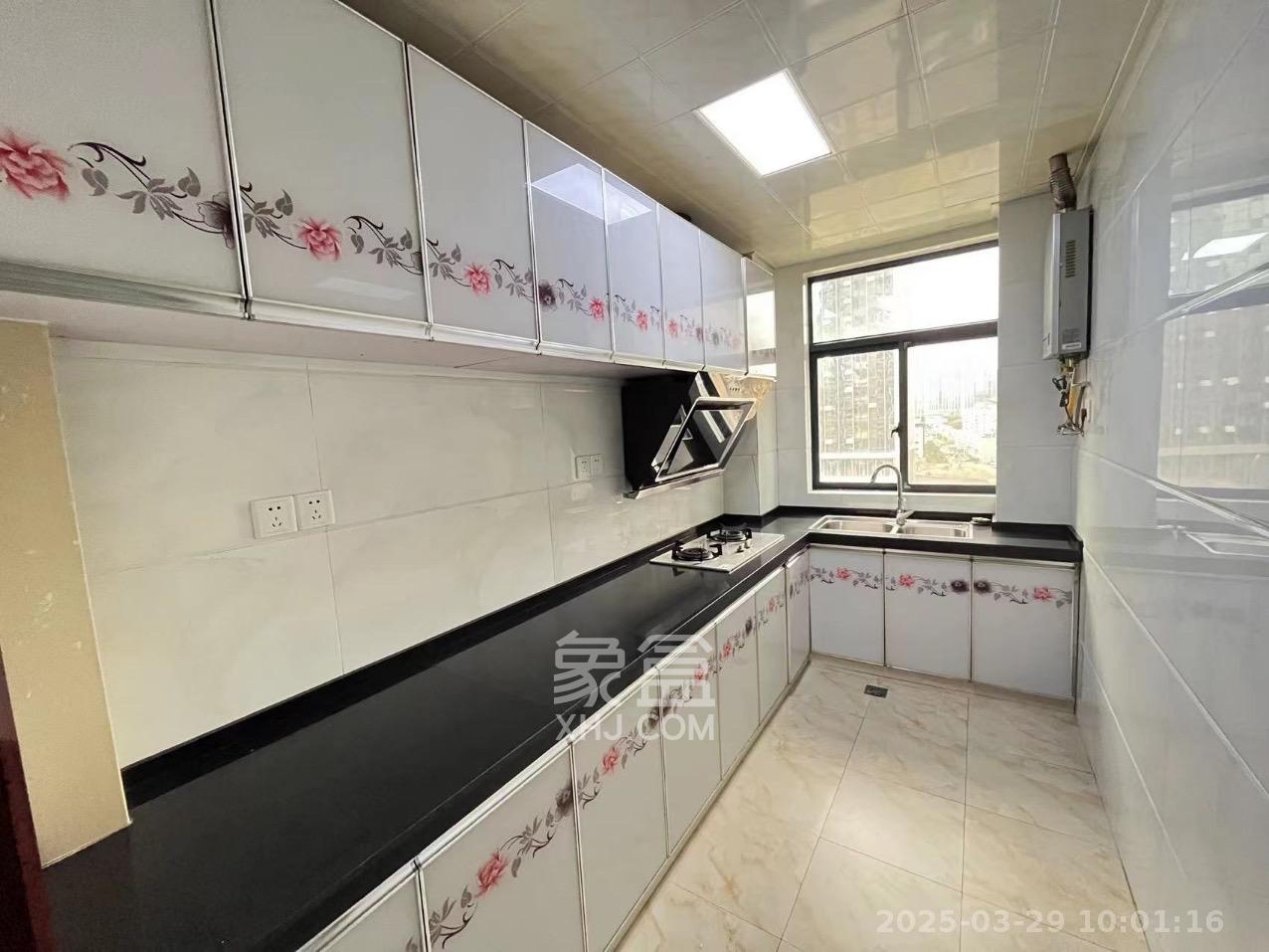 中南红领邦(红星嘉和苑) 3室2厅1卫 2200.0元/月 中南红领邦(红星嘉和苑) 3室2厅1卫 2200.0元/月室内图