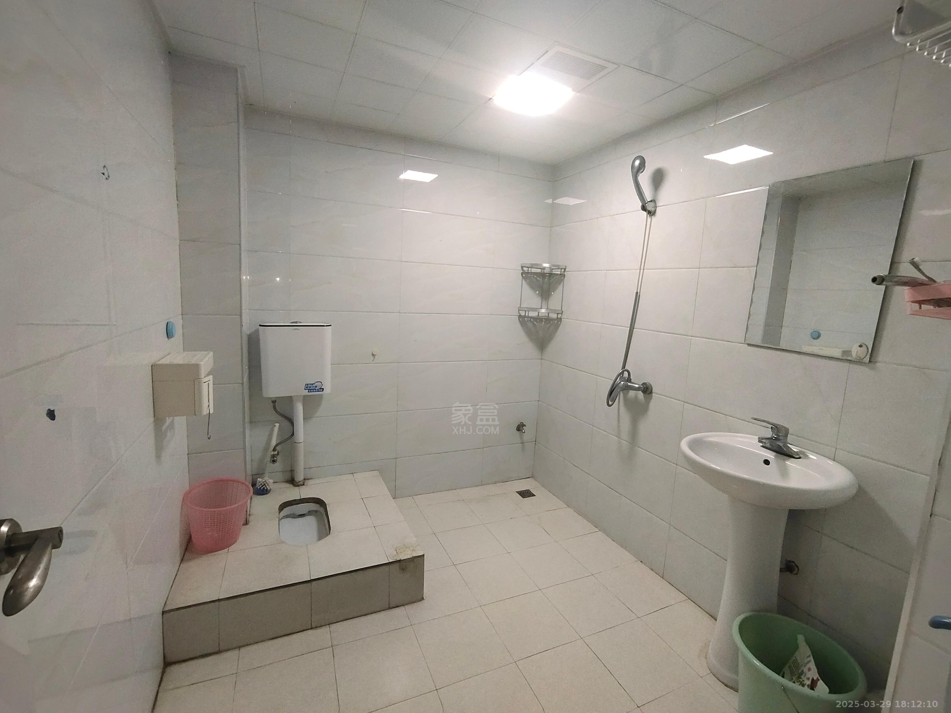 文化园三期  2室2厅1卫    1400.0元/月 文化园三期  2室2厅1卫    1400.0元/月室内图