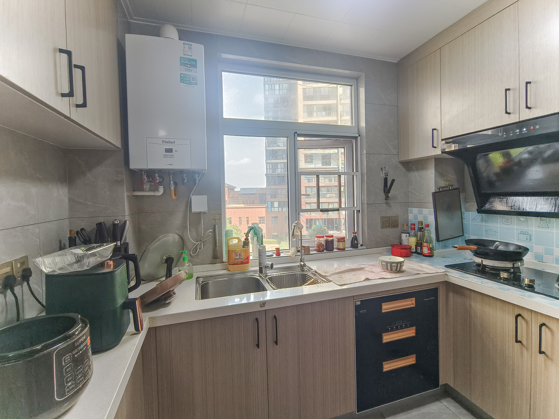 和悦城(蟠龙景苑) 3室2厅2卫 92.8万 和悦城(蟠龙景苑) 3室2厅2卫 92.8万厨房