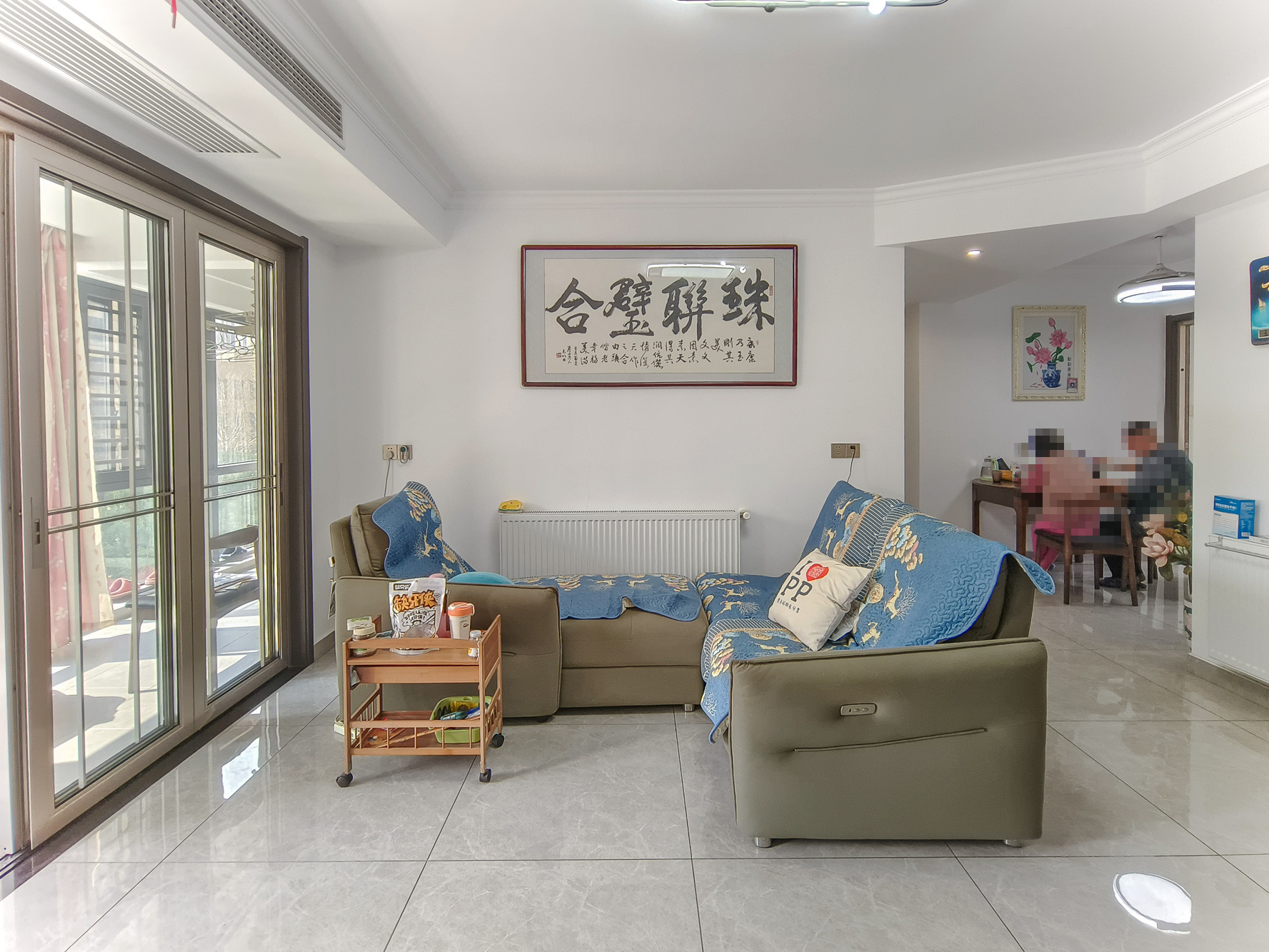 和悦城(蟠龙景苑) 3室2厅2卫 92.8万 和悦城(蟠龙景苑) 3室2厅2卫 92.8万客厅