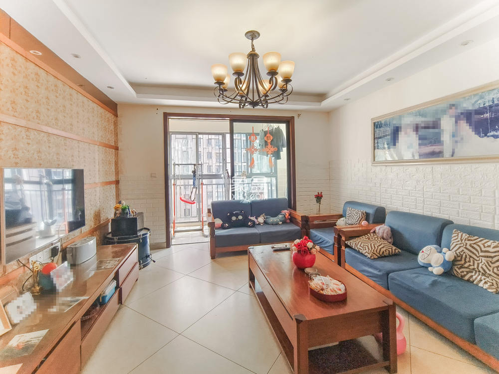 三一街区  3室2厅1卫    68.8万