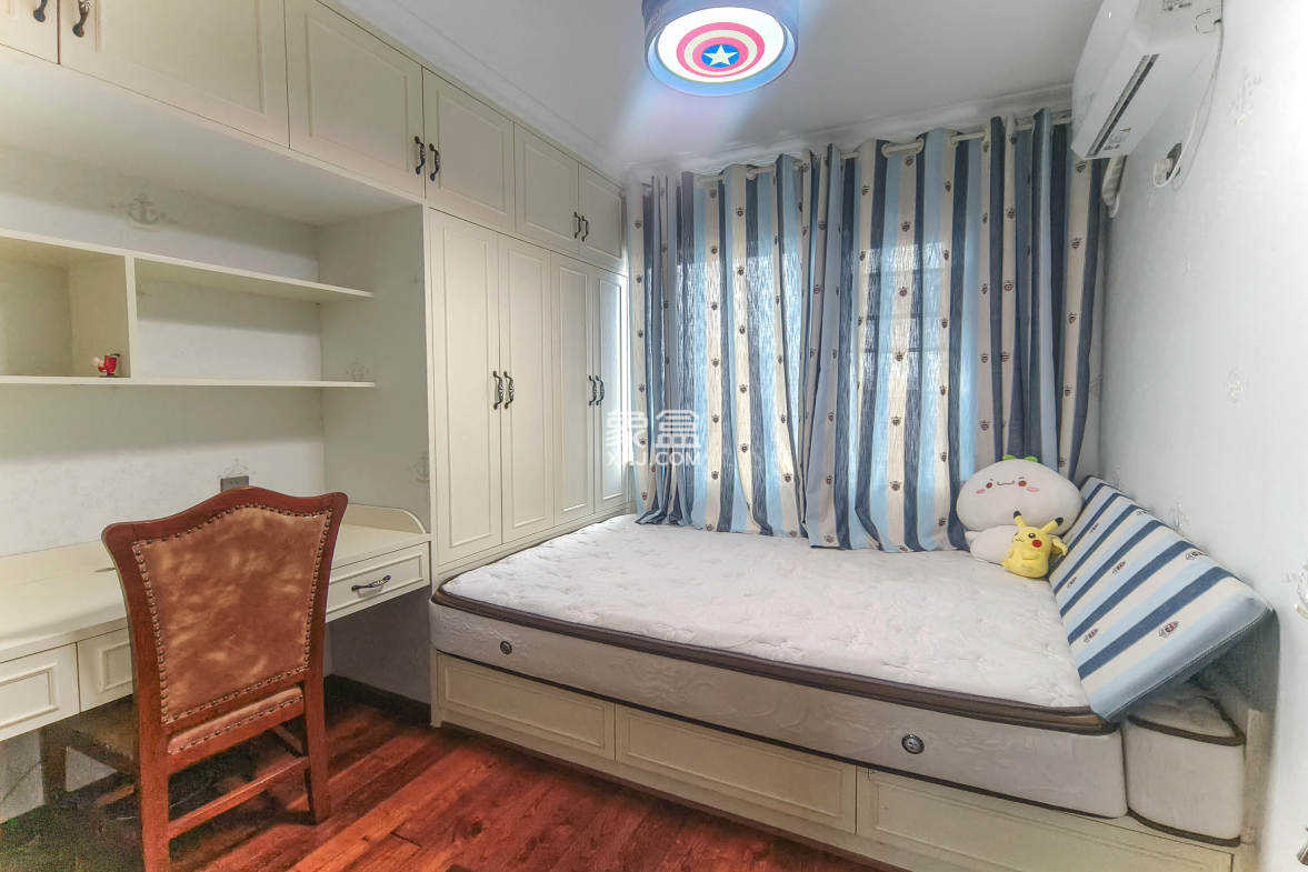 湖湘奥林匹克花园 3室2厅2卫 86.0万 湖湘奥林匹克花园 3室2厅2卫 86.0万卧室