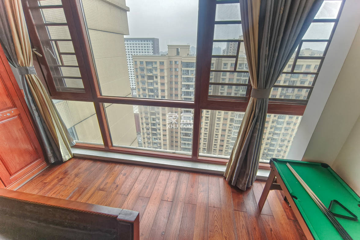 湖湘奥林匹克花园 3室2厅2卫 86.0万 湖湘奥林匹克花园 3室2厅2卫 86.0万阳台