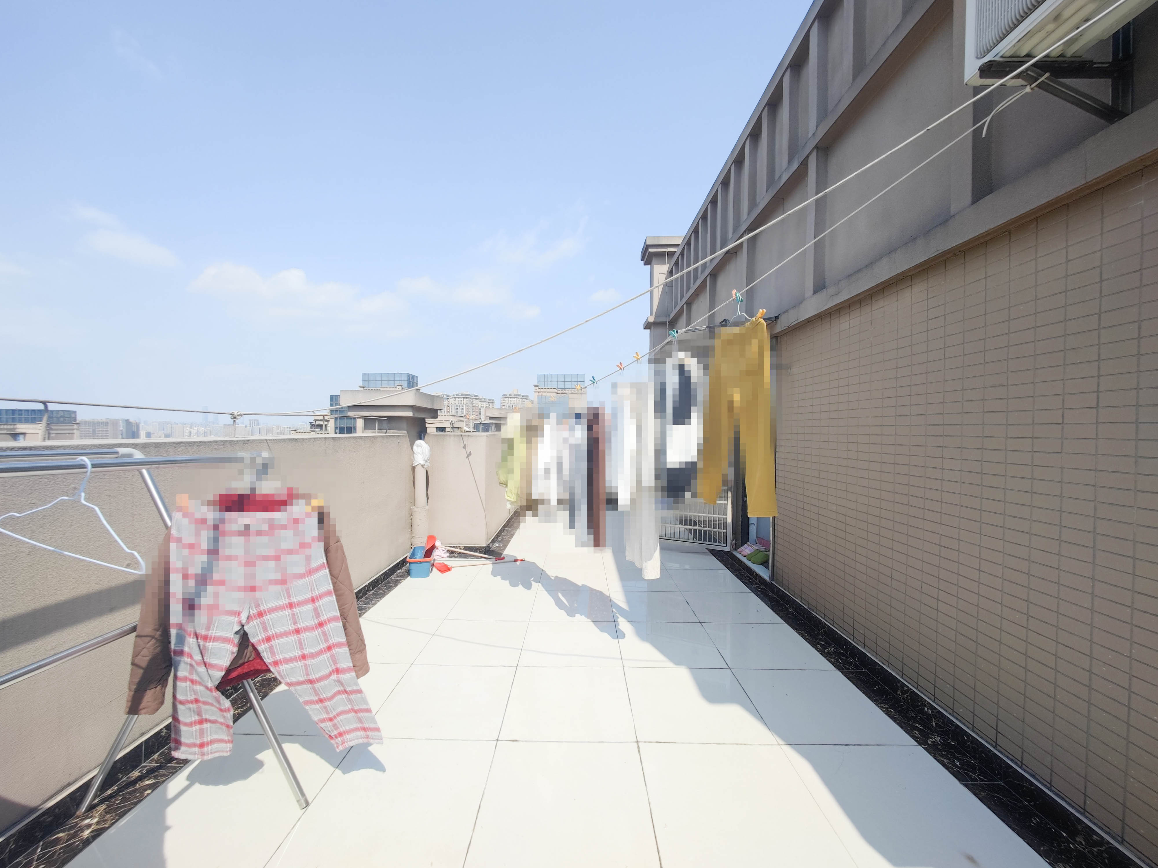 云开壹品樾玺  2室2厅1卫   98.00万阳台