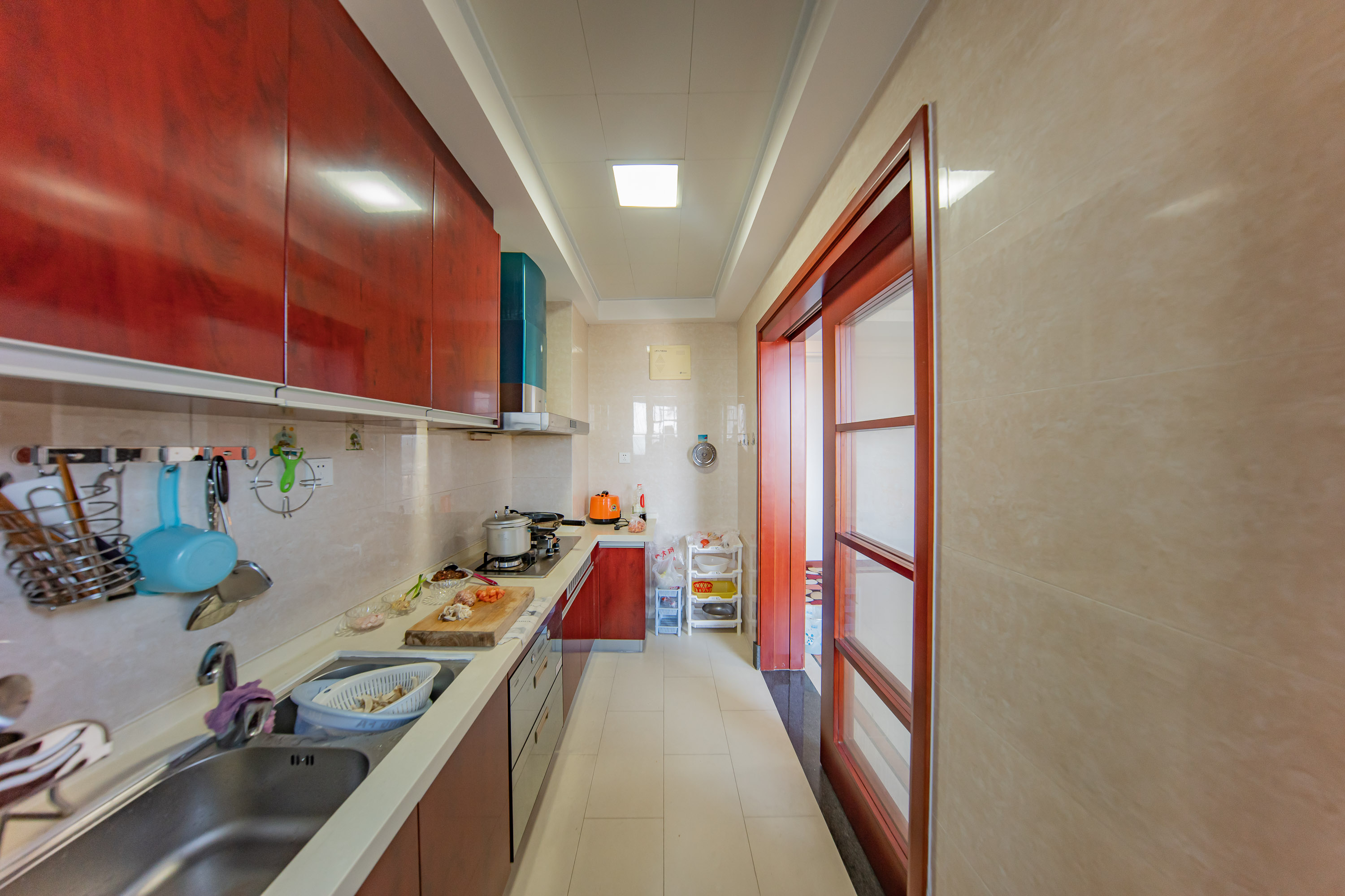 中海国际四期  3室2厅2卫    70.8万 中海国际四期  3室2厅2卫    70.8万厨房