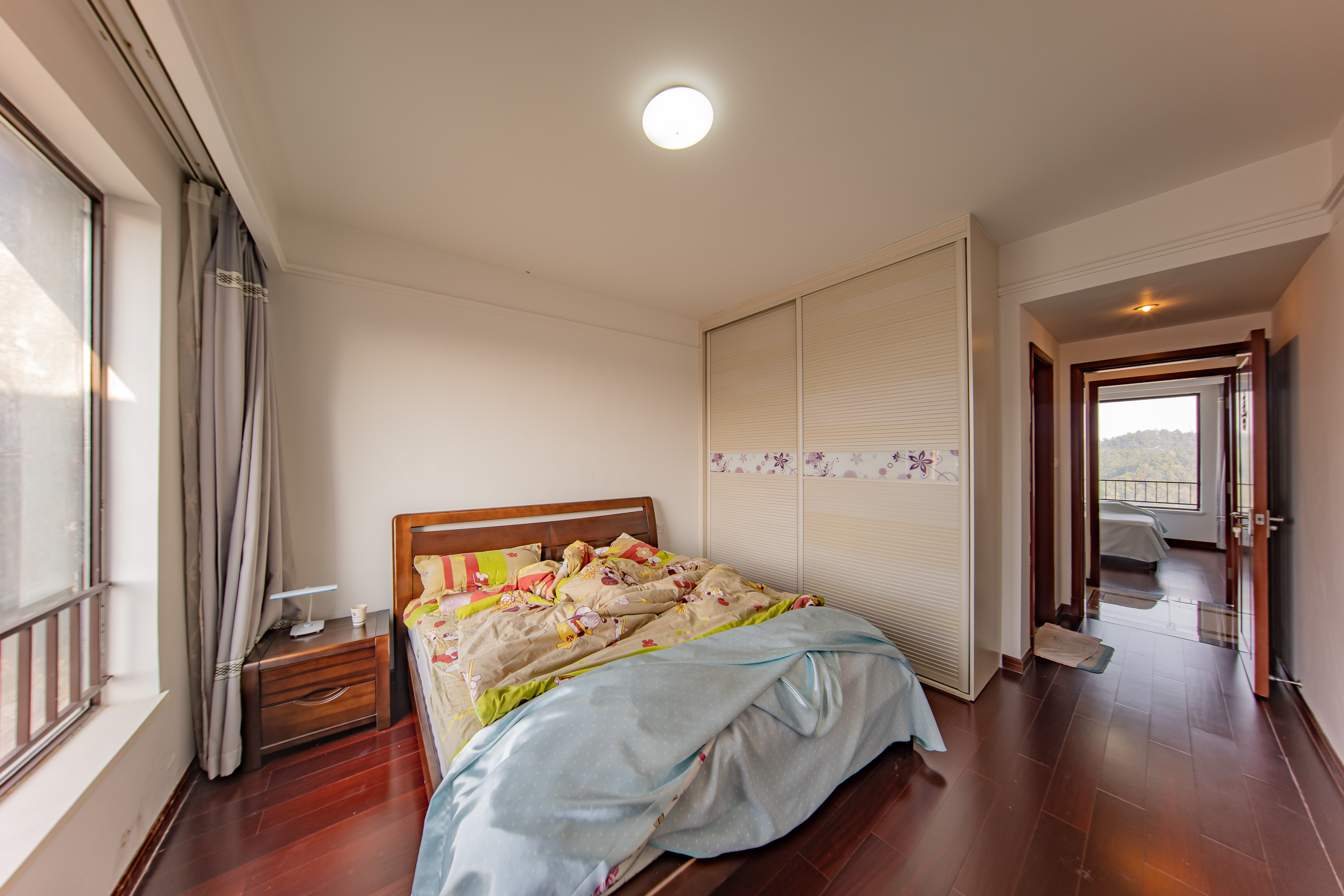 中海国际四期  3室2厅2卫    70.8万 中海国际四期  3室2厅2卫    70.8万卧室